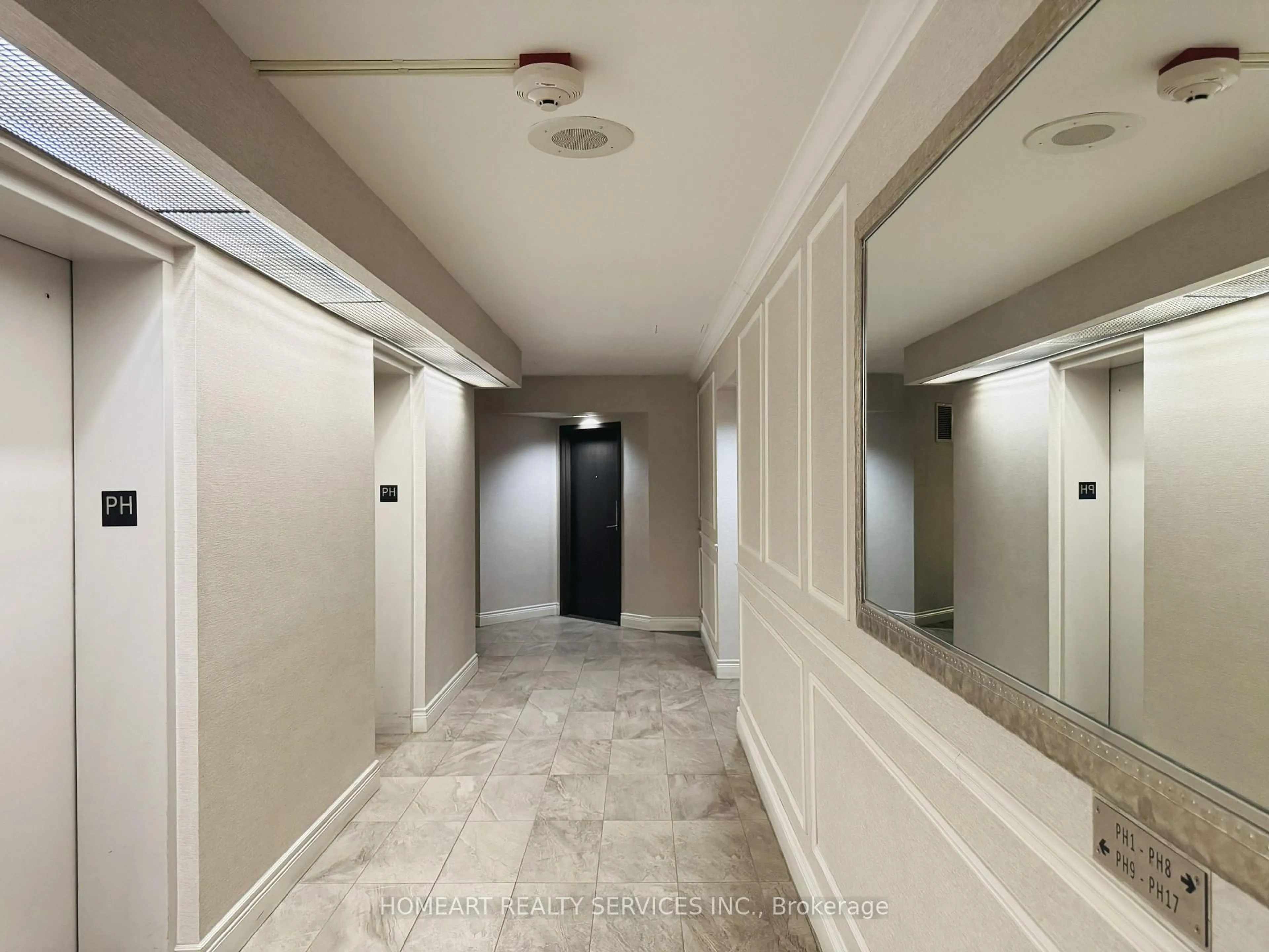 Indoor foyer for 4725 Sheppard Ave #Ph10, Toronto Ontario M1S 5B2