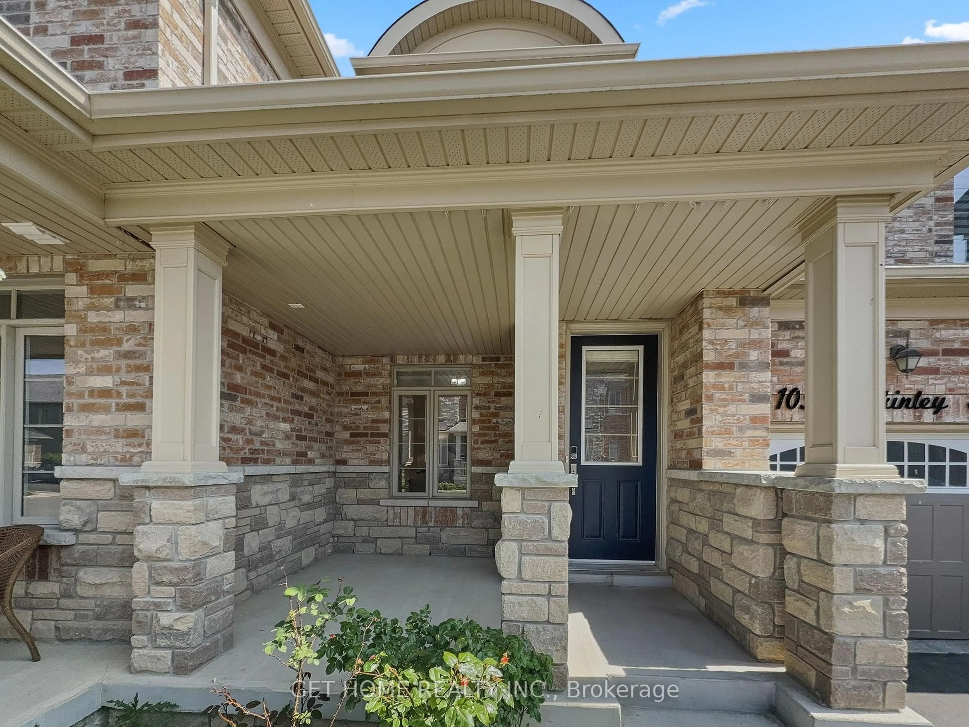 Indoor entryway for 105 Larkinley Lane, Ajax Ontario L1T 0N7