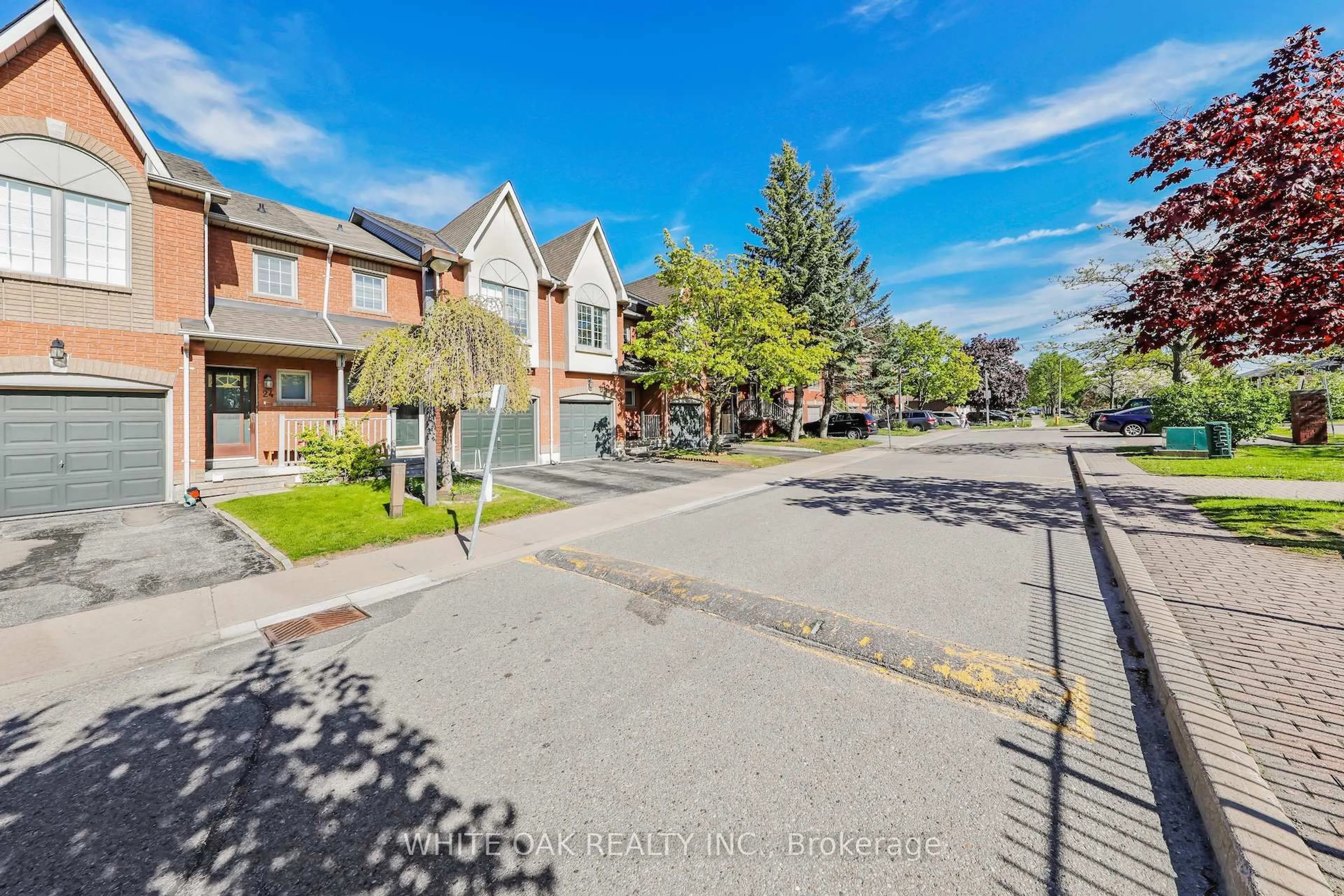 A pic from outside/outdoor area/front of a property/back of a property/a pic from drone, street for 1867 Kingston Rd #26, Pickering Ontario L1V 6Z4