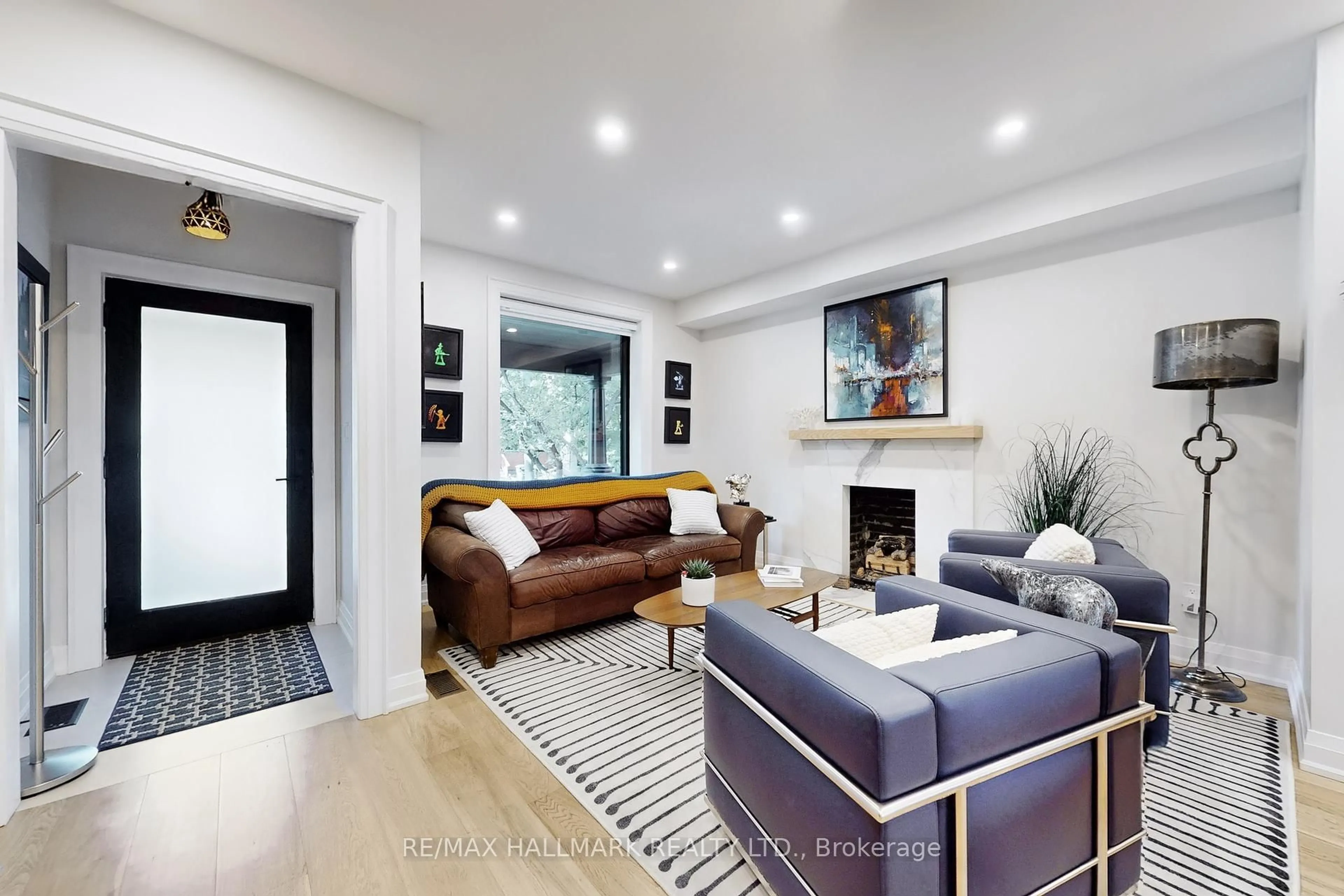 Living room with furniture, unknown for 31 Garnock Ave, Toronto Ontario M4K 1M1