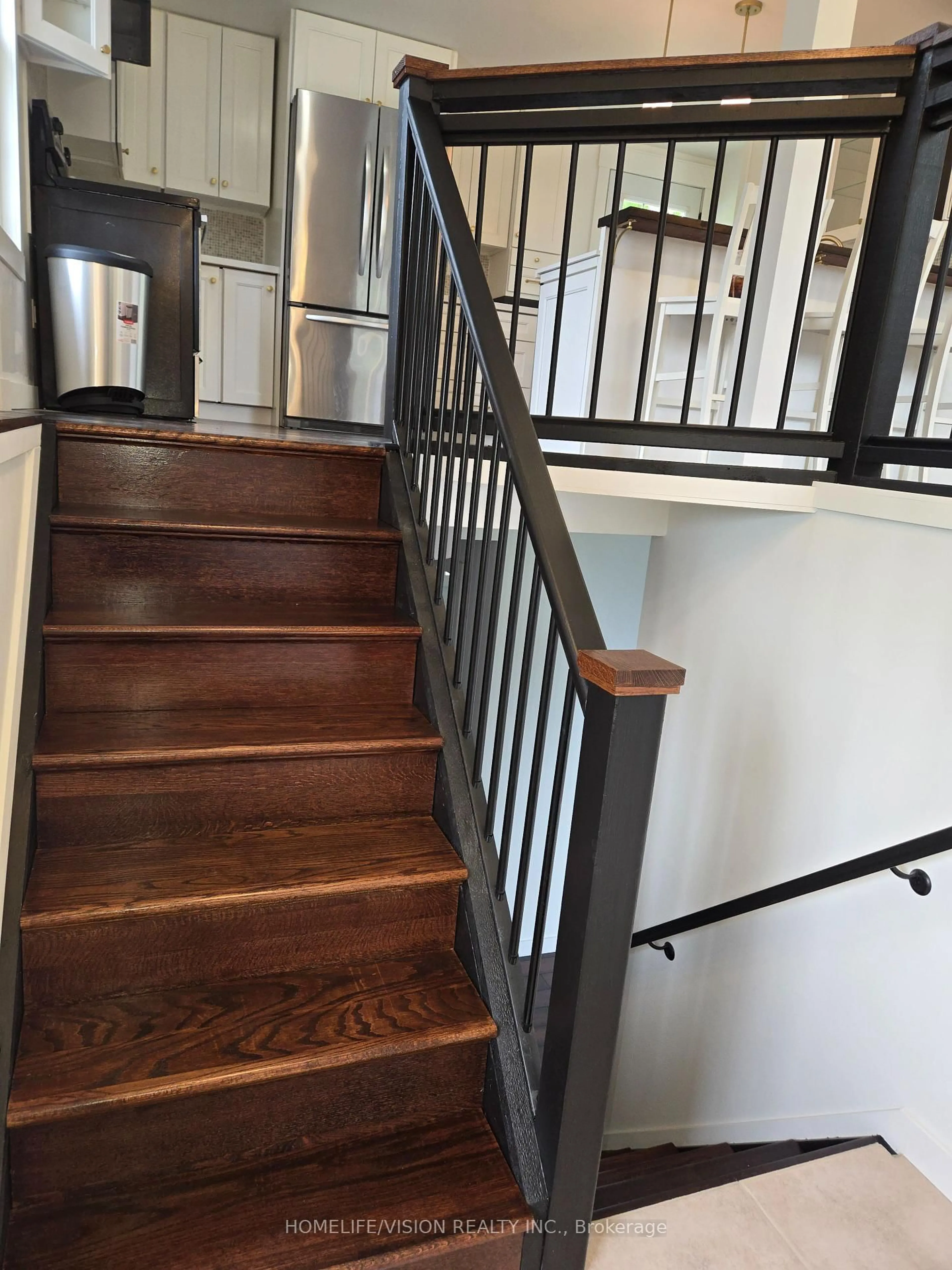 Stairs for 338 Carnegie Beach Rd, Scugog Ontario L9L 1B6