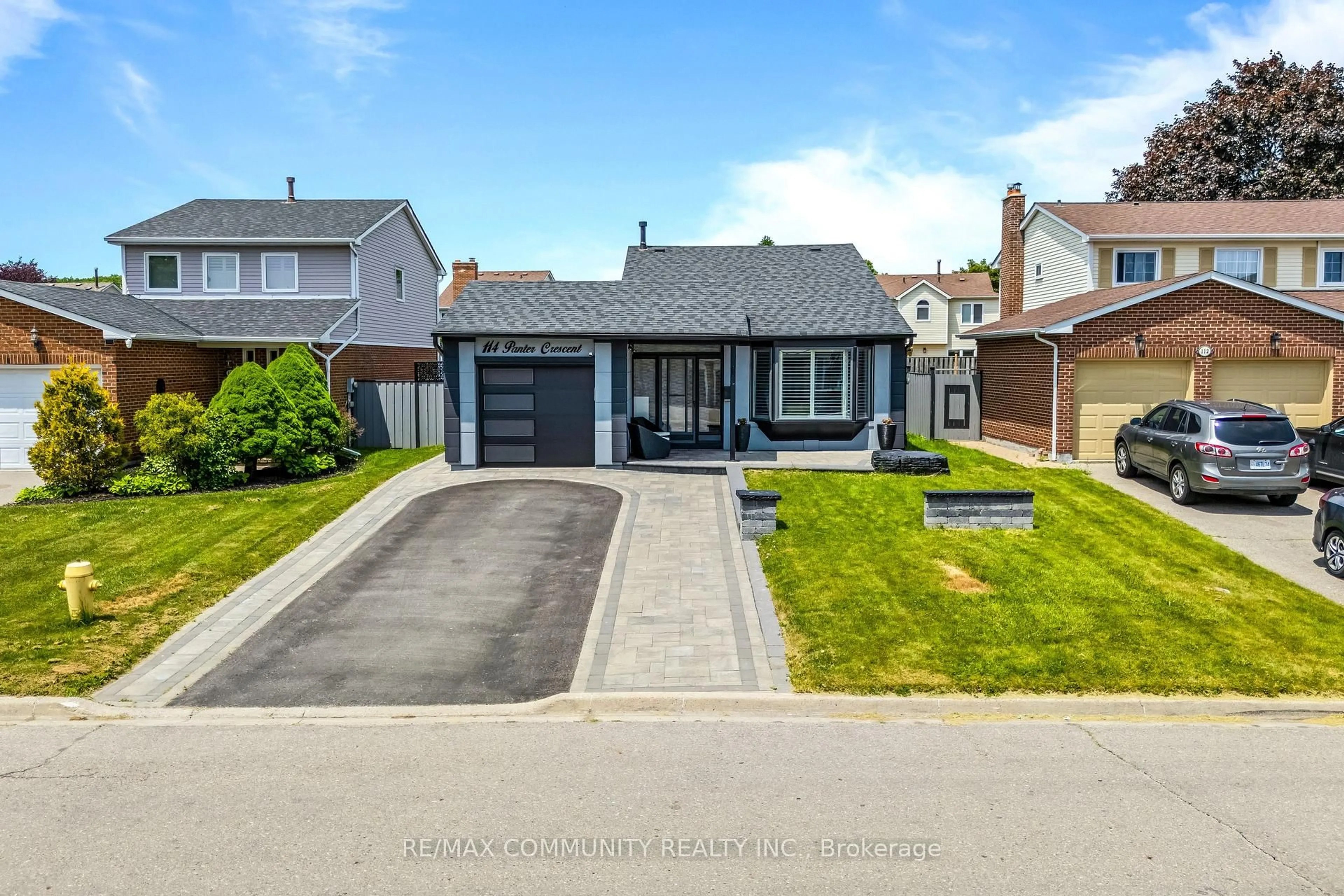 A pic from outside/outdoor area/front of a property/back of a property/a pic from drone, street for 114 Panter Cres, Ajax Ontario L1S 3T6