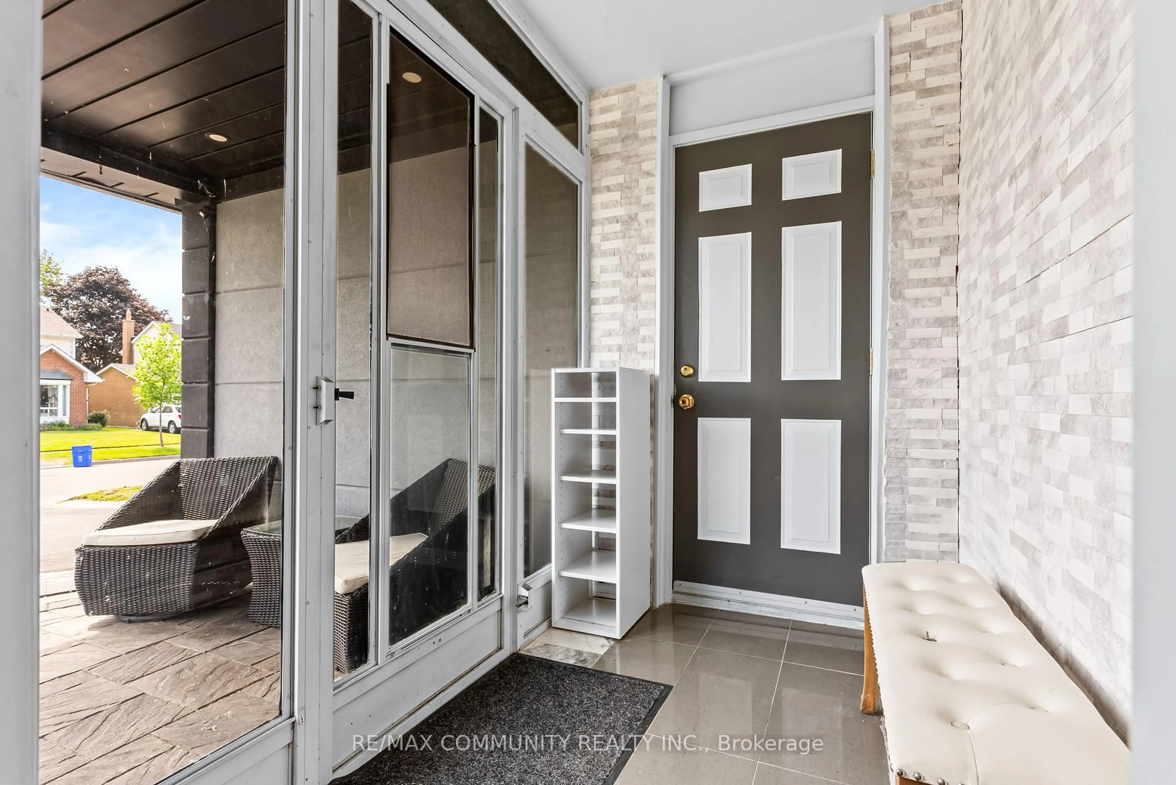 Indoor entryway for 114 Panter Cres, Ajax Ontario L1S 3T6