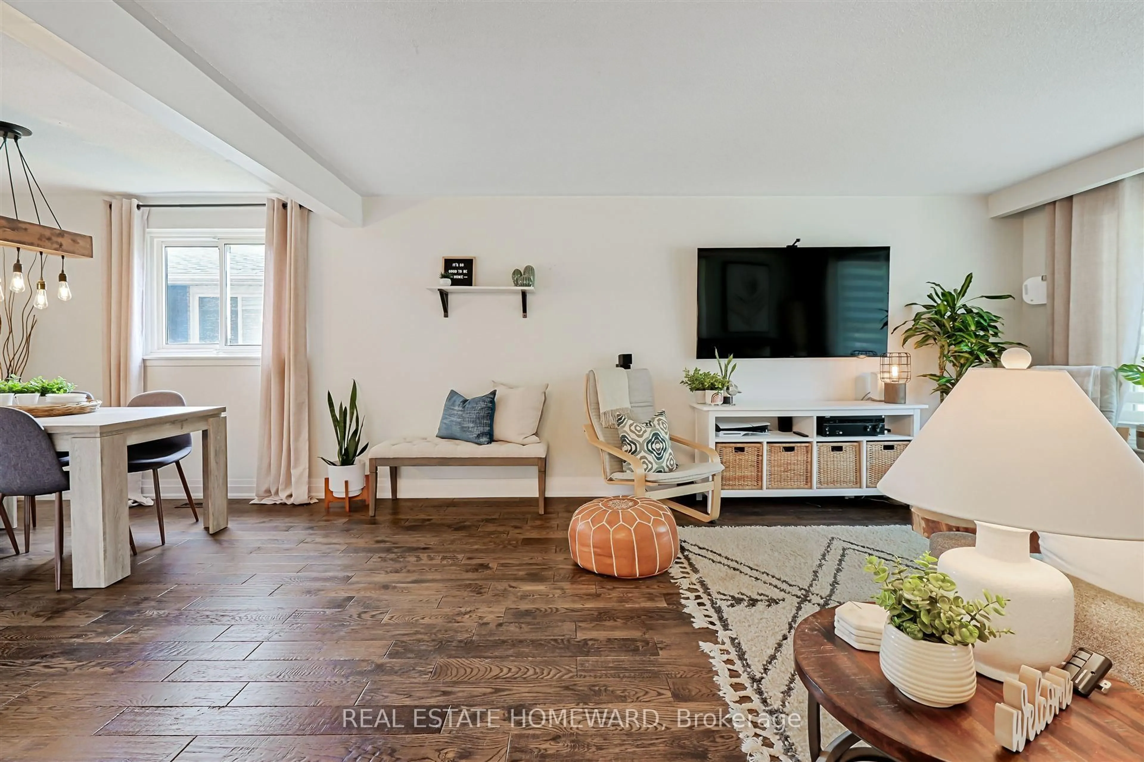 Living room with furniture, ceramic/tile floor for 11 Slater Cres, Ajax Ontario L1S 3J2