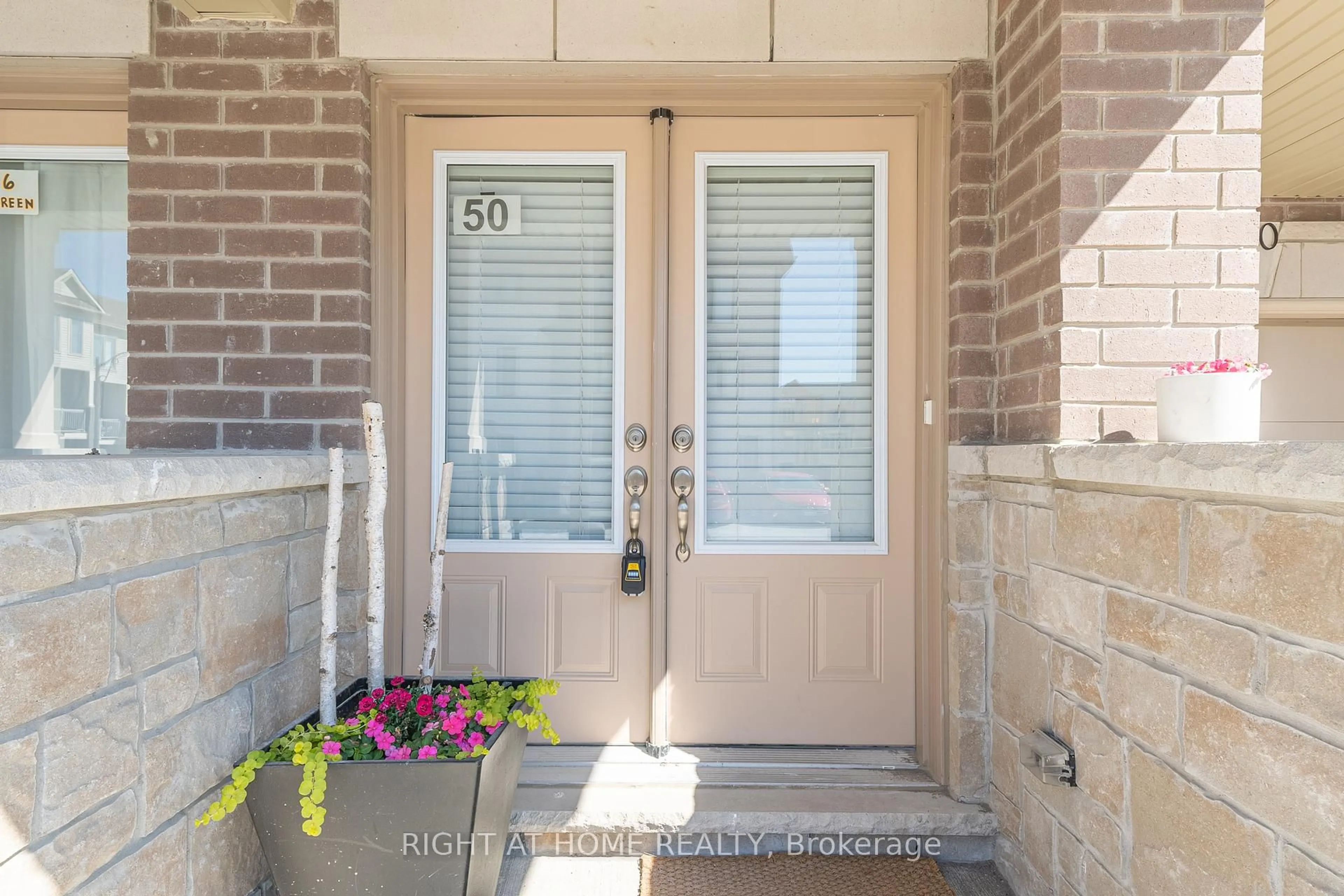 Indoor entryway for 50 Ambereen Pl, Clarington Ontario L1C 7H5