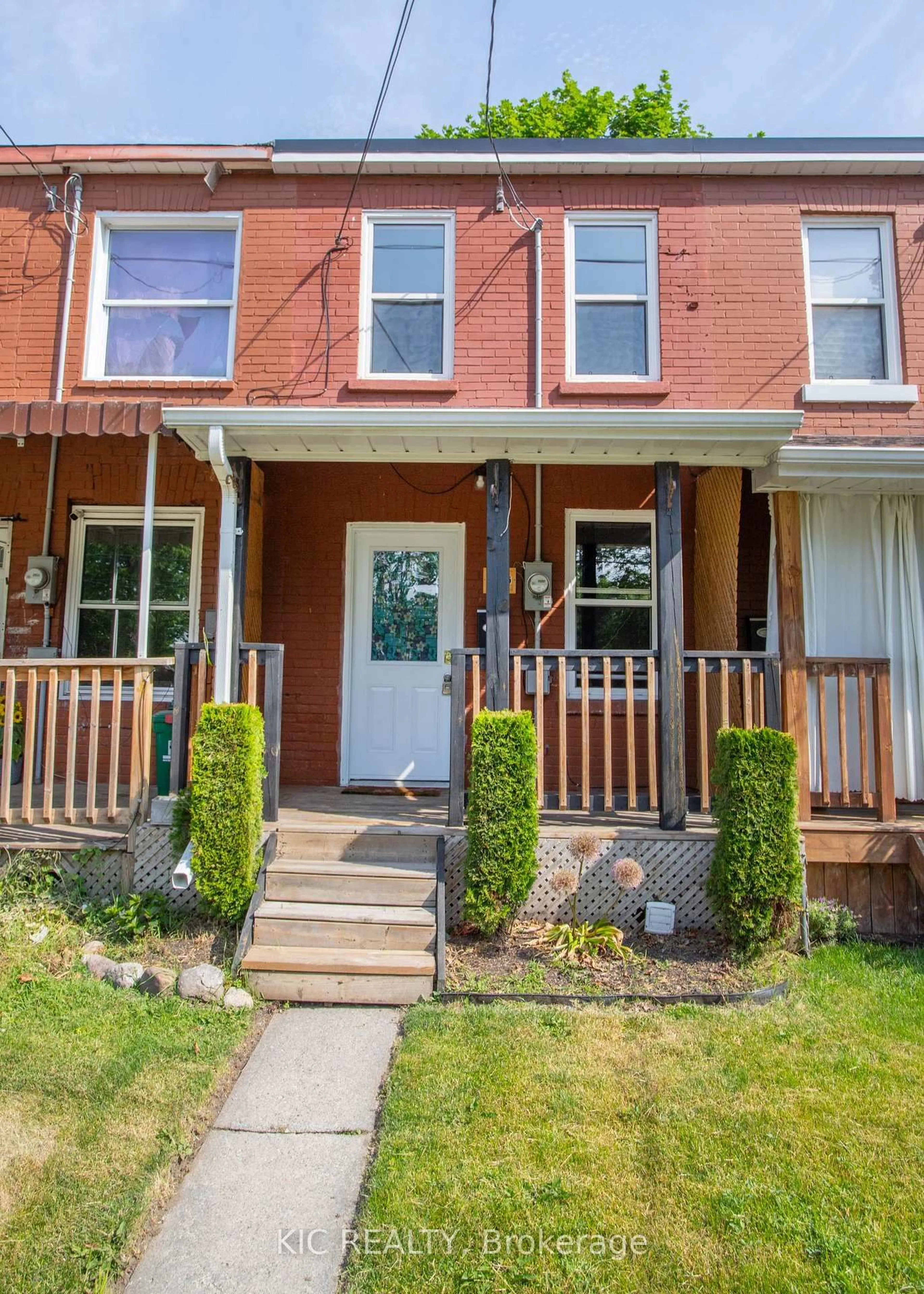 Home with brick exterior material, street for 112 1/2 Olive Ave, Oshawa Ontario L1H 2P2