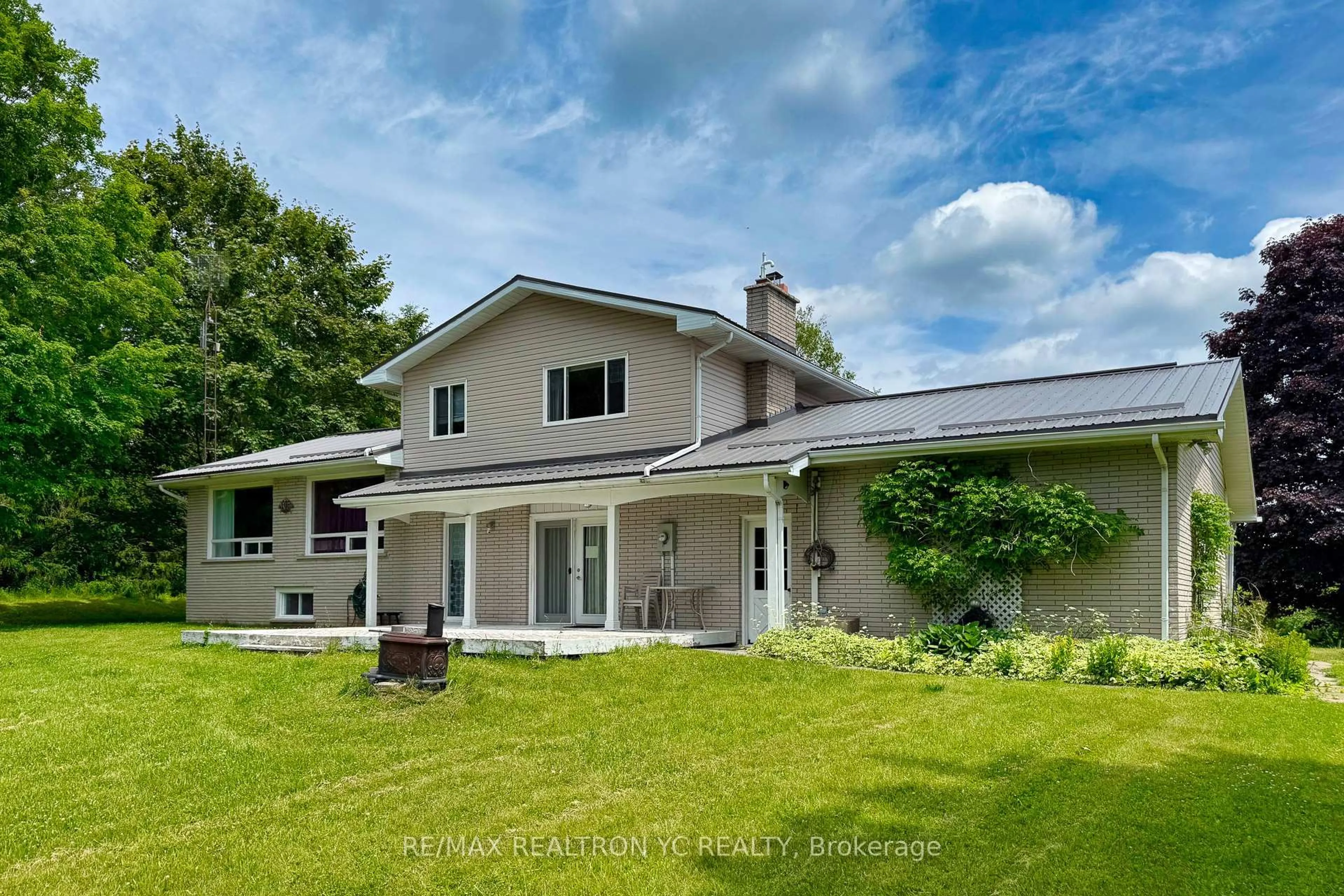 Home with vinyl exterior material, unknown for 4106 Grandview St, Oshawa Ontario L1H 7K4
