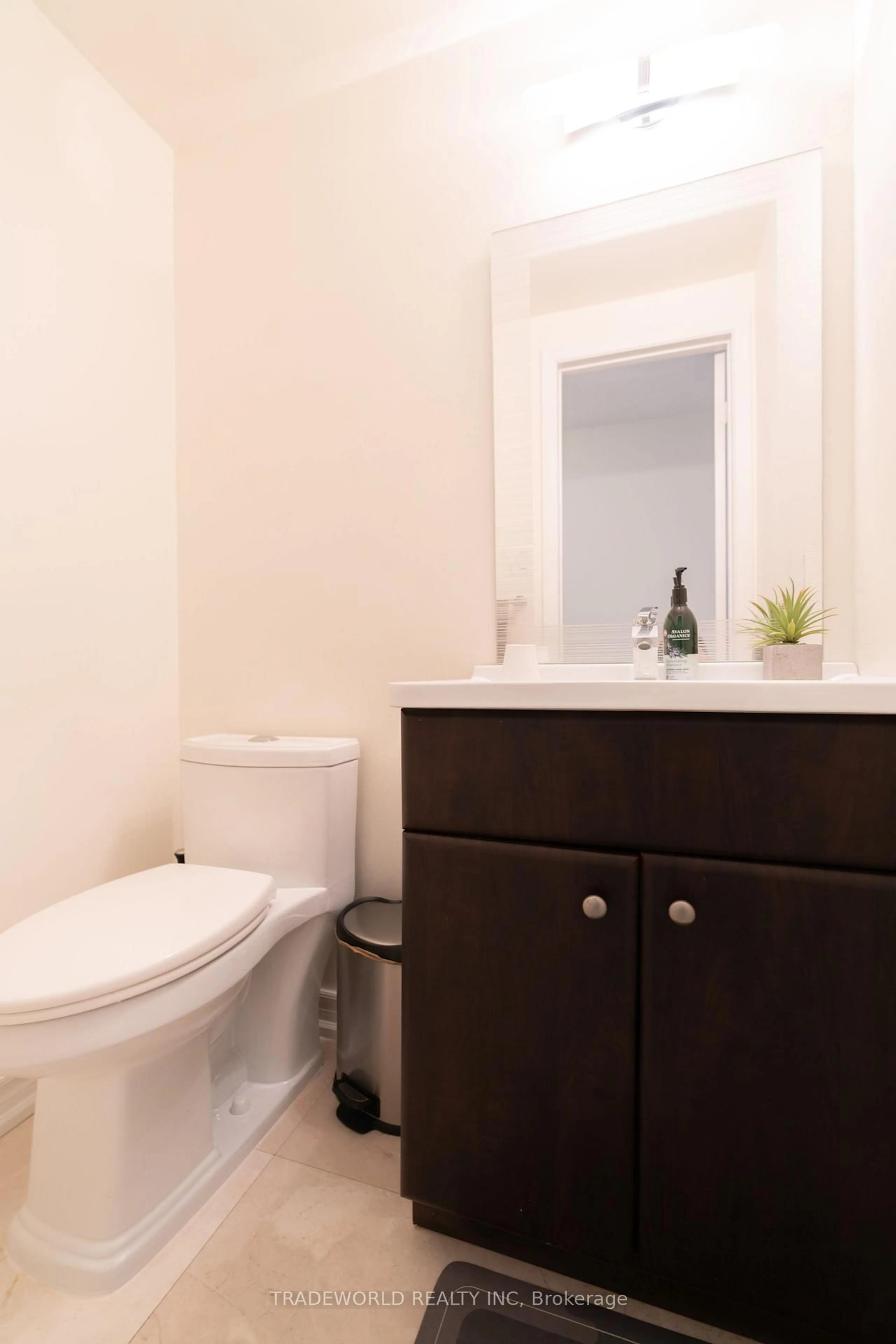 Standard bathroom, unknown for 18 Carl Cres, Toronto Ontario M1W 3R2