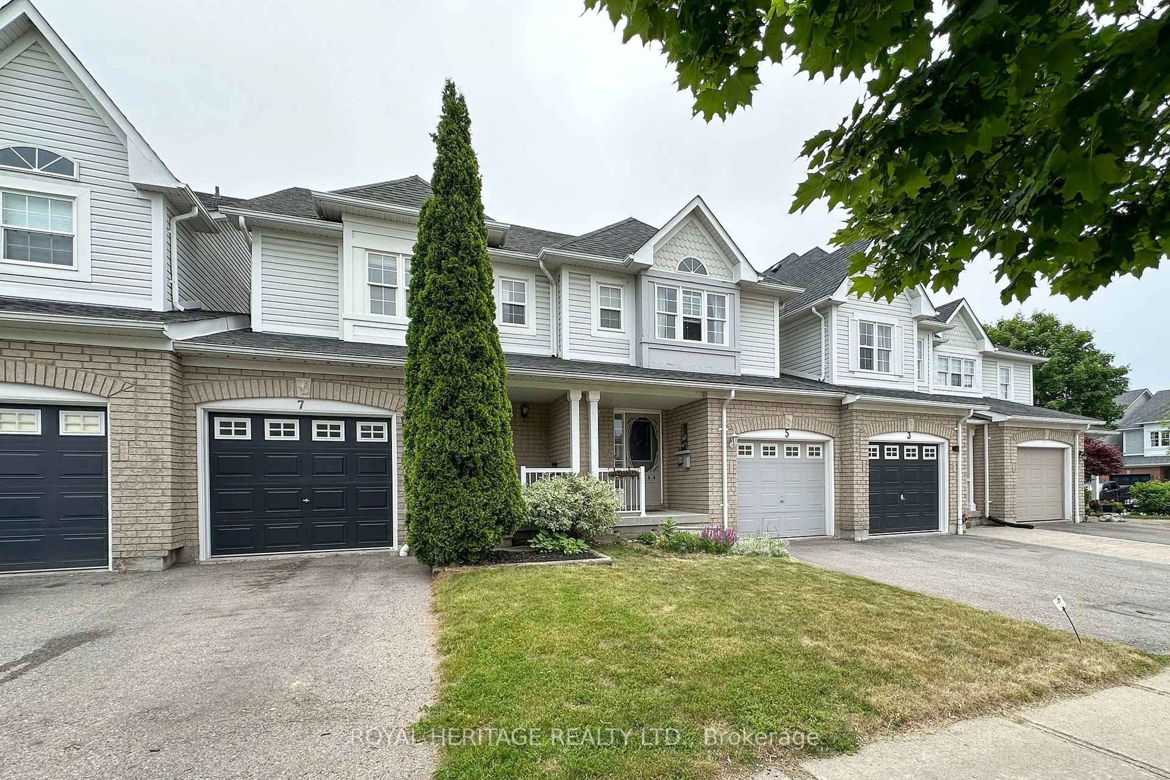 Unknown for 7 Fawcett Ave, Whitby Ontario L1R 2Z4