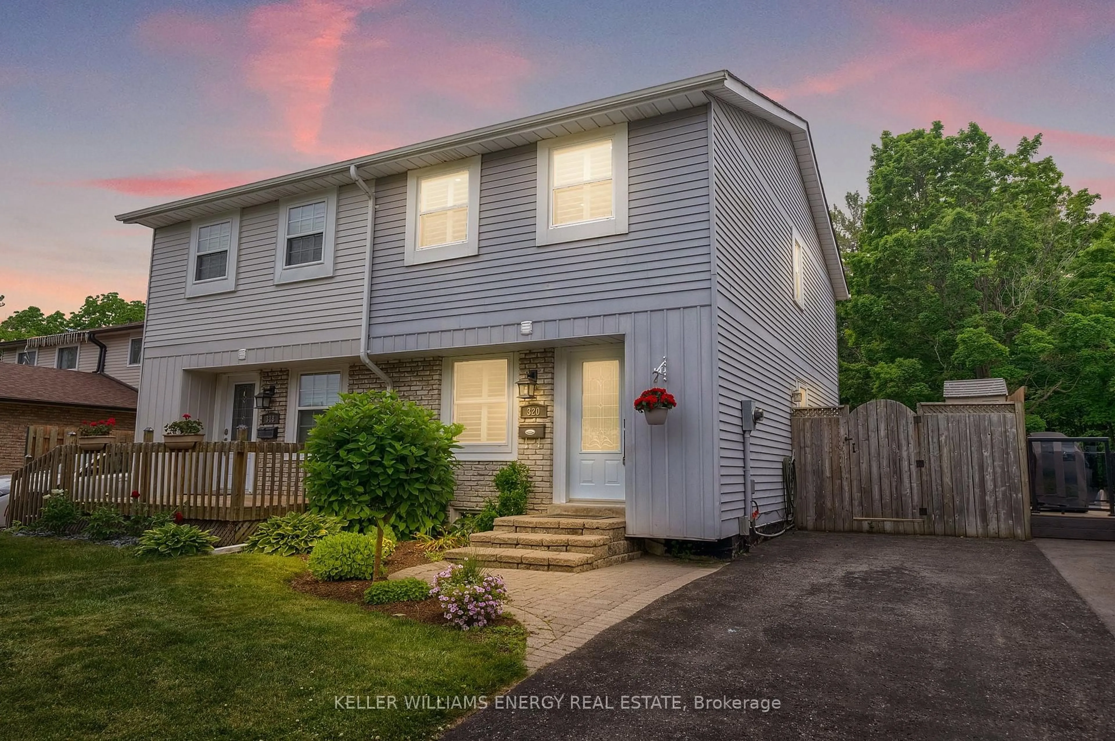 A pic from outside/outdoor area/front of a property/back of a property/a pic from drone, street for 320 Homestead Dr, Oshawa Ontario L1J 6V1