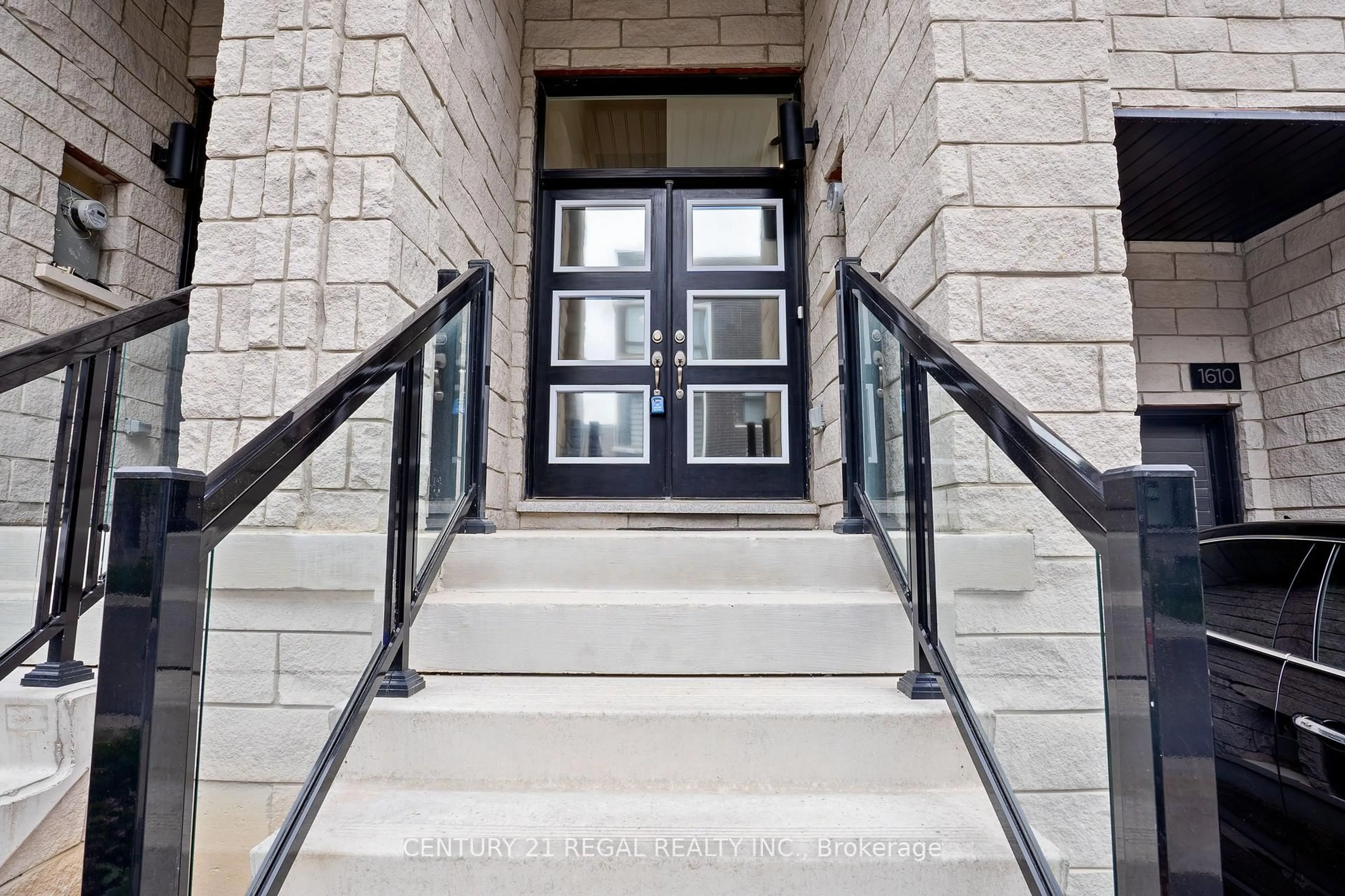 Unknown for 1610 Moonbeam Glen, Pickering Ontario L1X 0H9