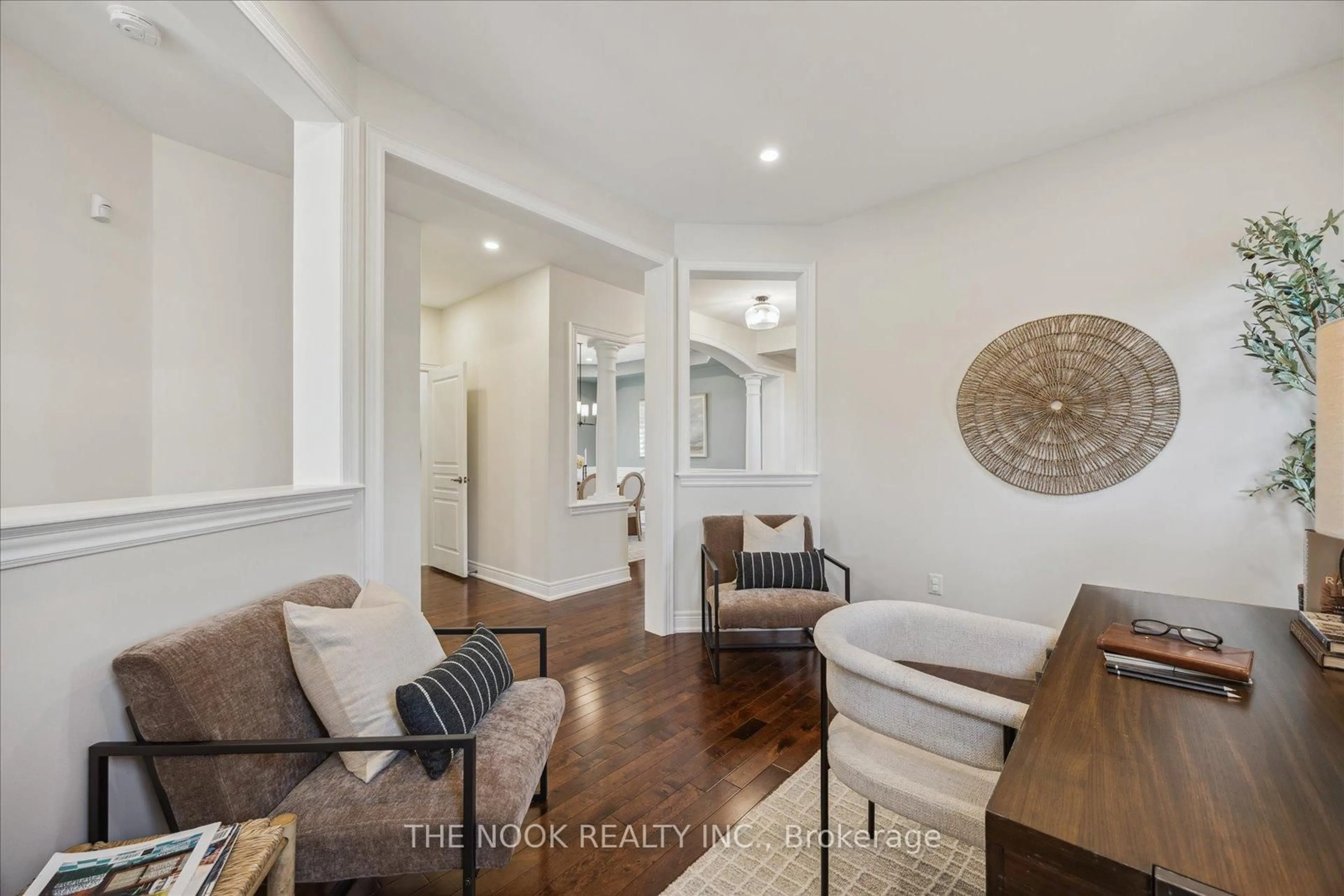 Indoor entryway for 10 Heathfield St, Whitby Ontario L1R 0L1