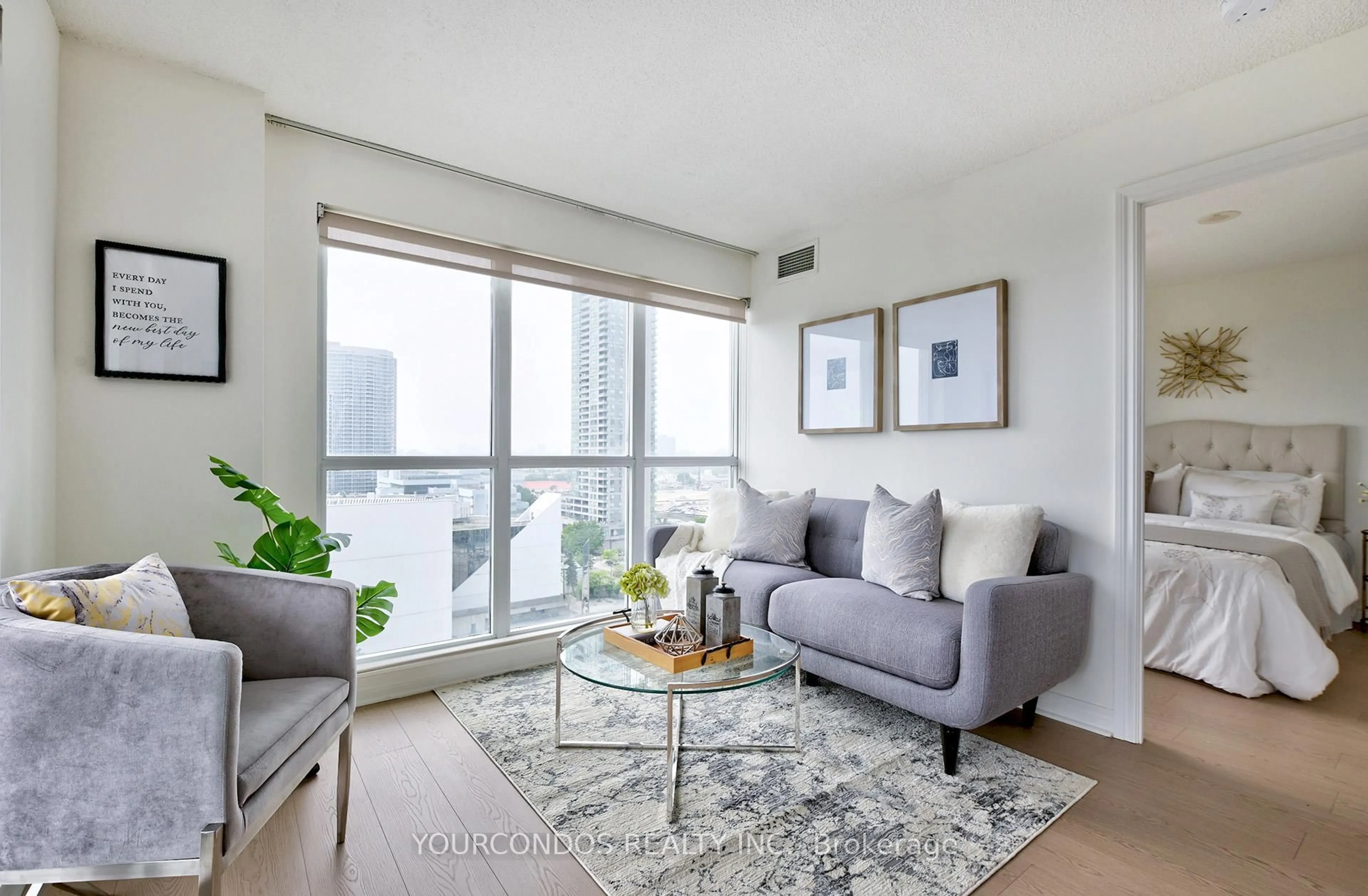 Living room with furniture, unknown for 60 Town Centre Crt #1209, Toronto Ontario M1P 0B1