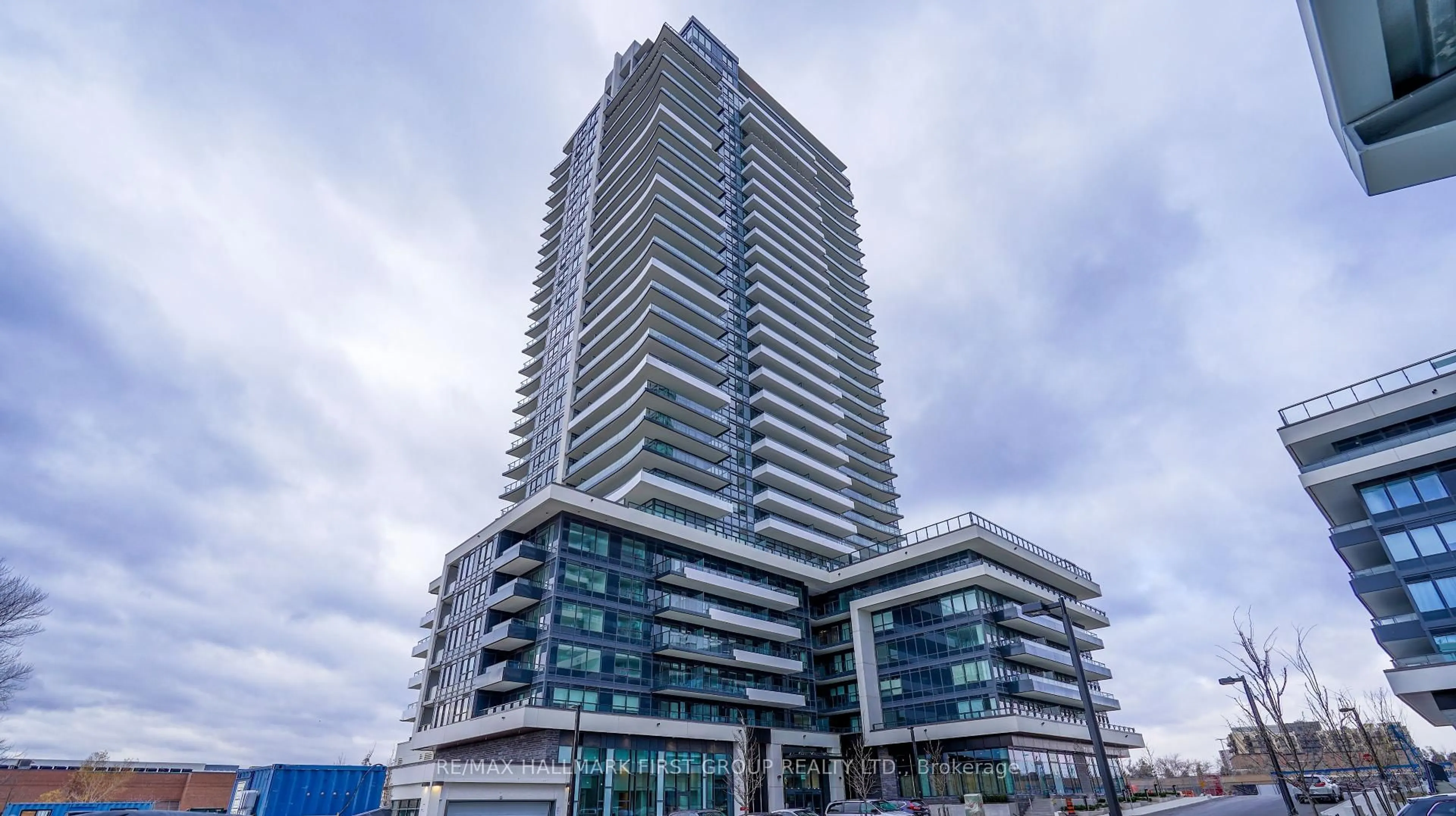 Indoor foyer for 1455 Celebration Dr #1812, Pickering Ontario L1W 0C3
