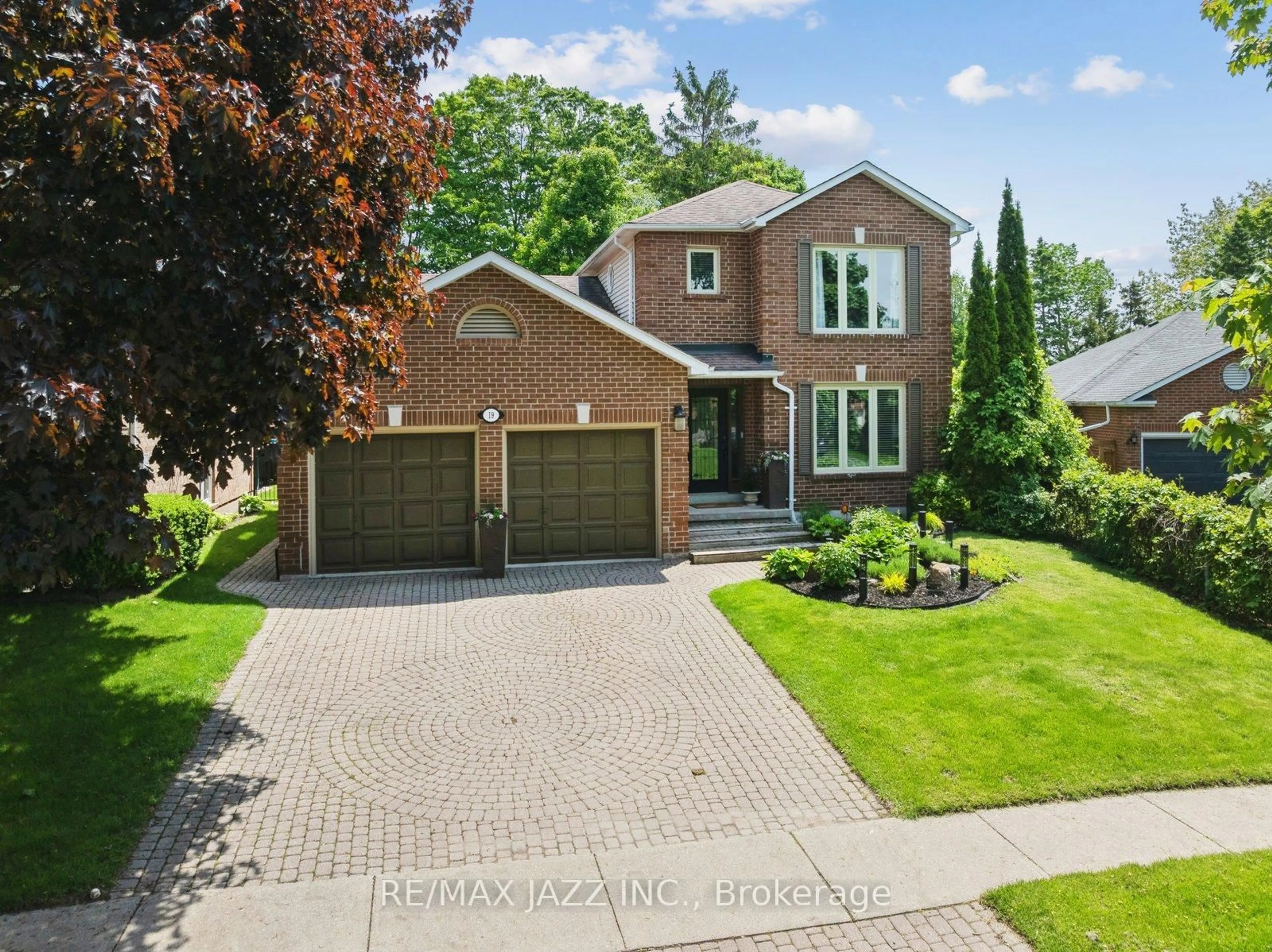 Home with brick exterior material, street for 19 Valleycrest Dr, Clarington Ontario L1E 1J2
