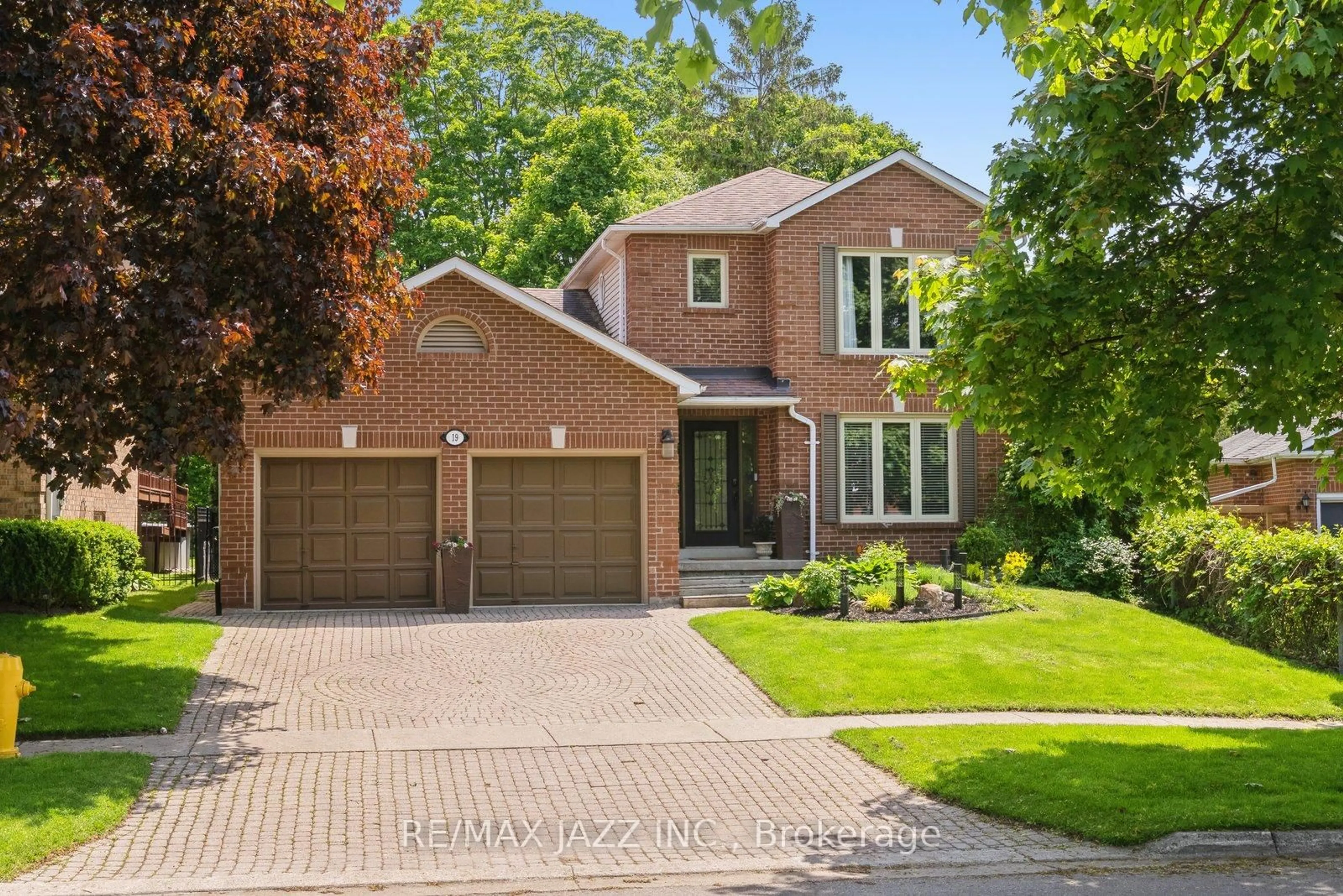 Home with brick exterior material, street for 19 Valleycrest Dr, Clarington Ontario L1E 1J2