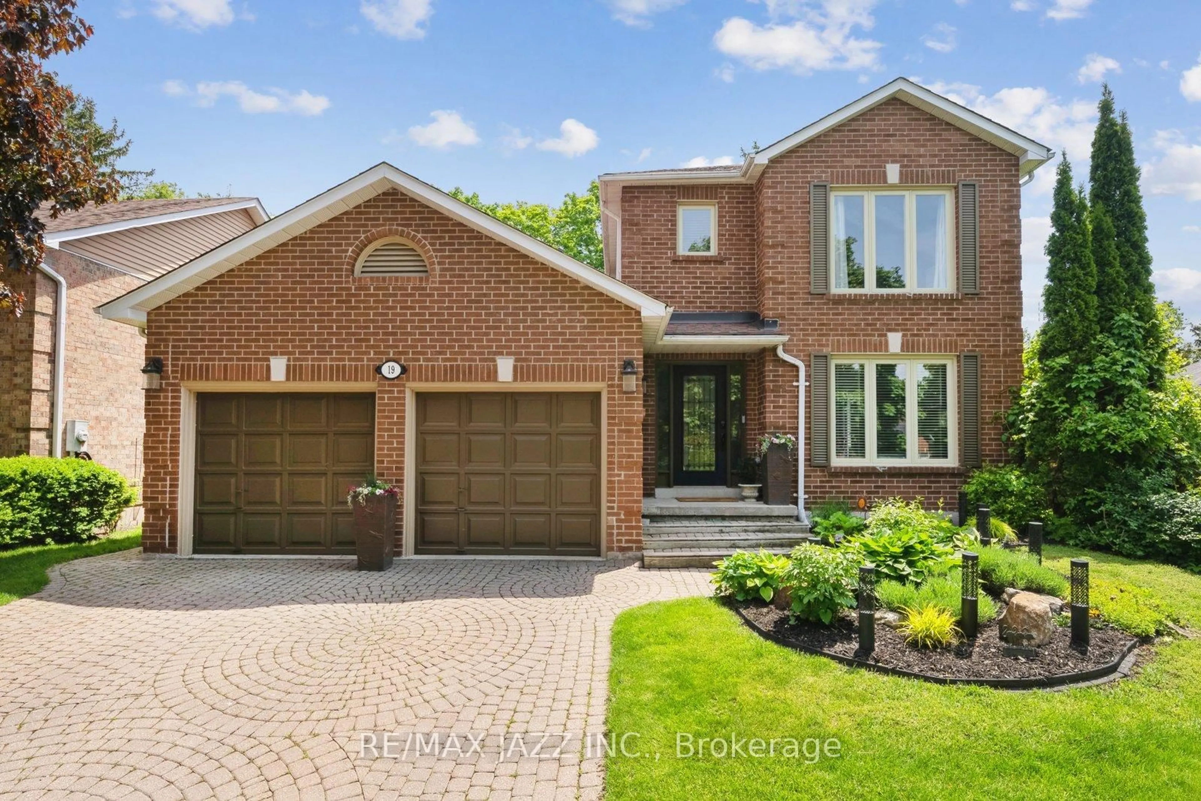 Home with brick exterior material, street for 19 Valleycrest Dr, Clarington Ontario L1E 1J2