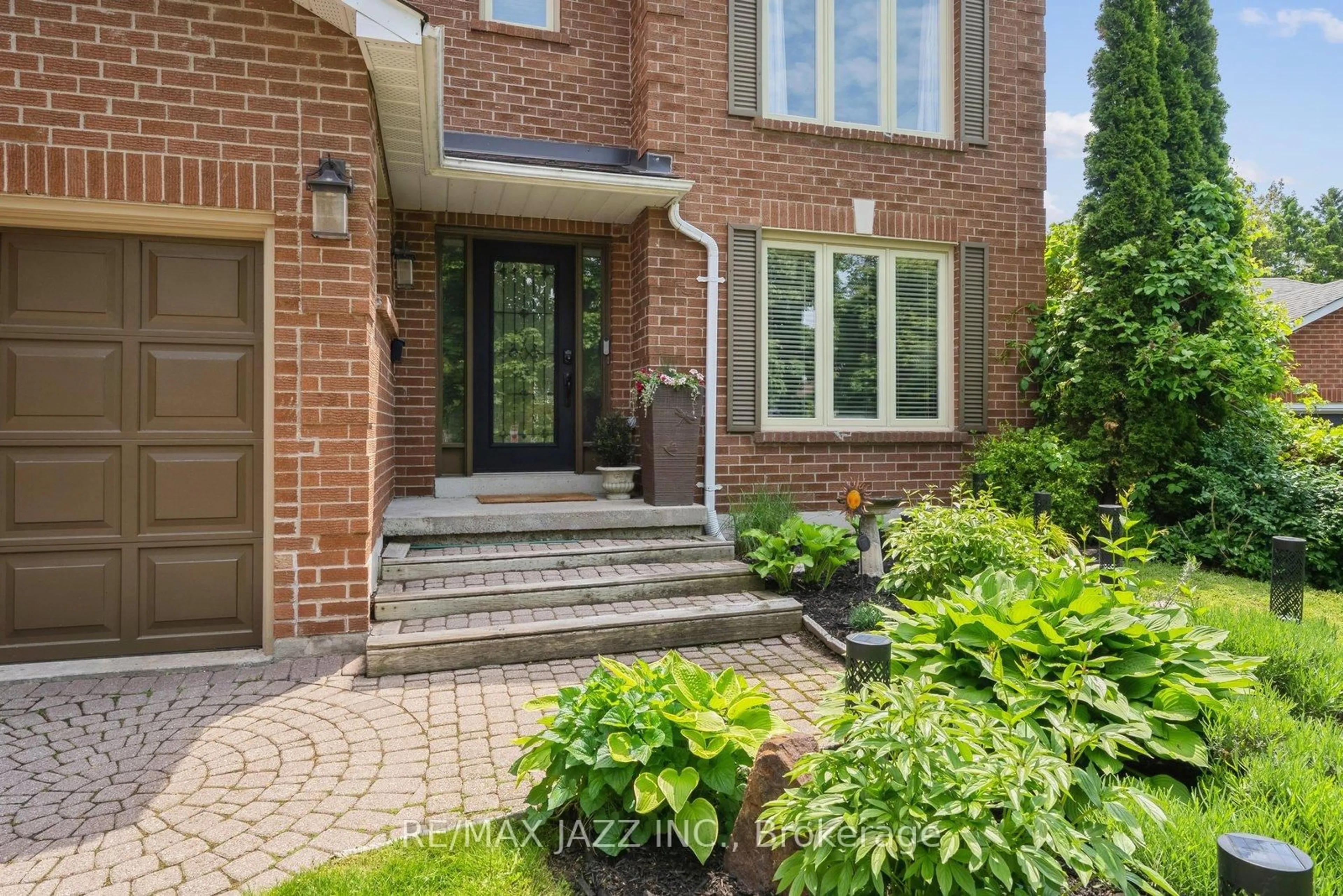 Home with brick exterior material, street for 19 Valleycrest Dr, Clarington Ontario L1E 1J2
