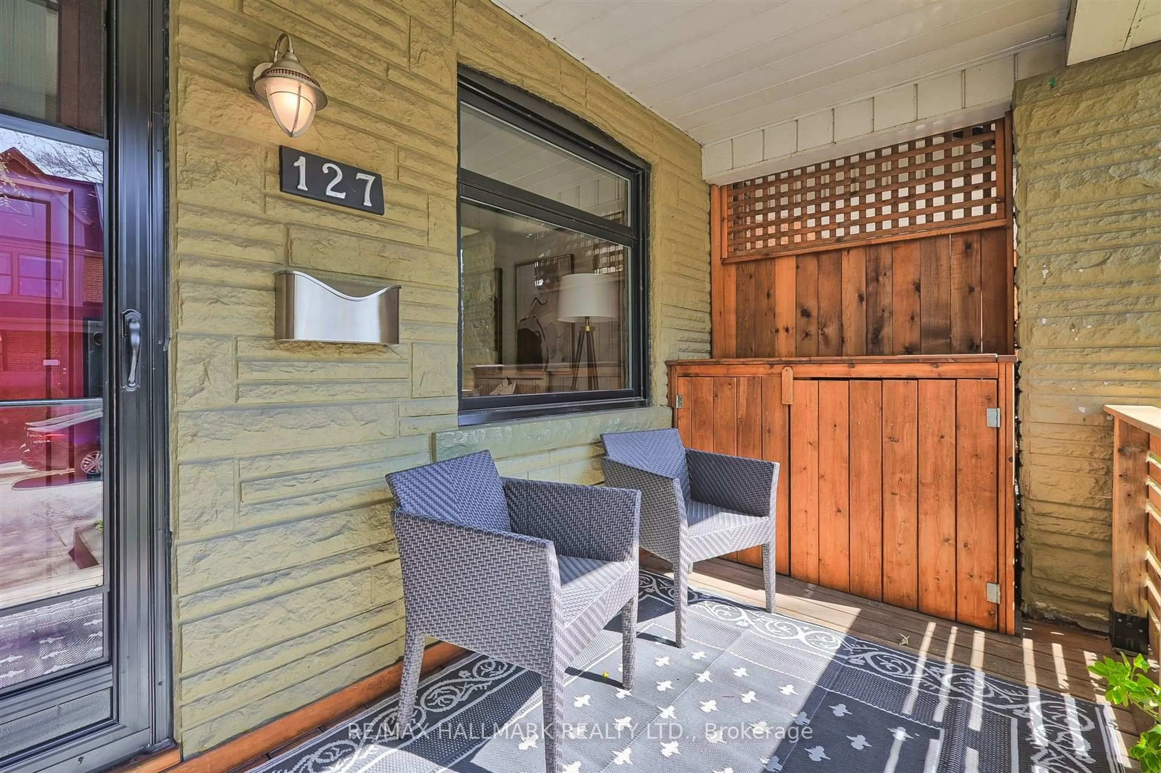 Patio, street for 127 Booth Ave, Toronto Ontario M4M 2M5