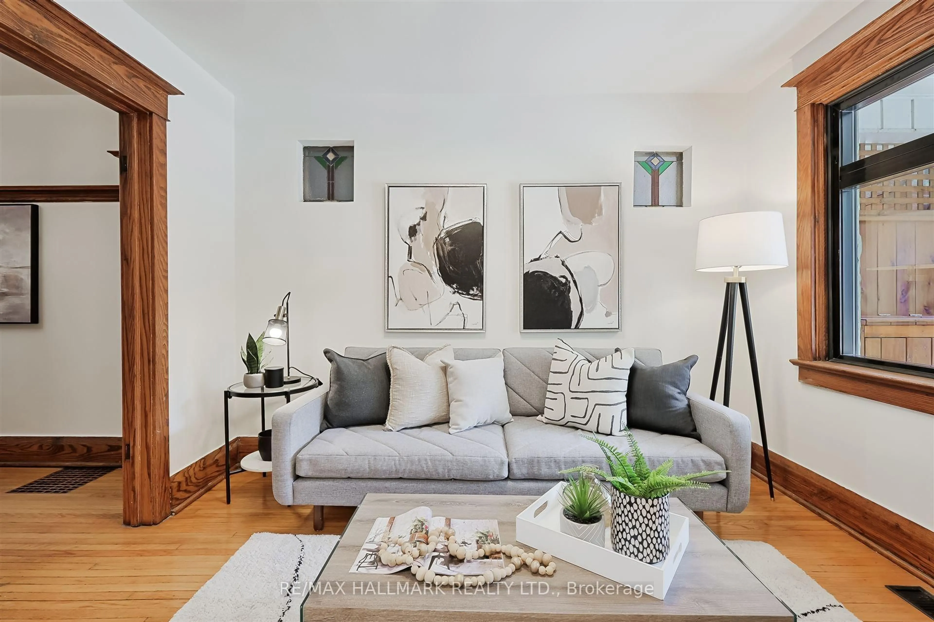 Living room with furniture, unknown for 127 Booth Ave, Toronto Ontario M4M 2M5