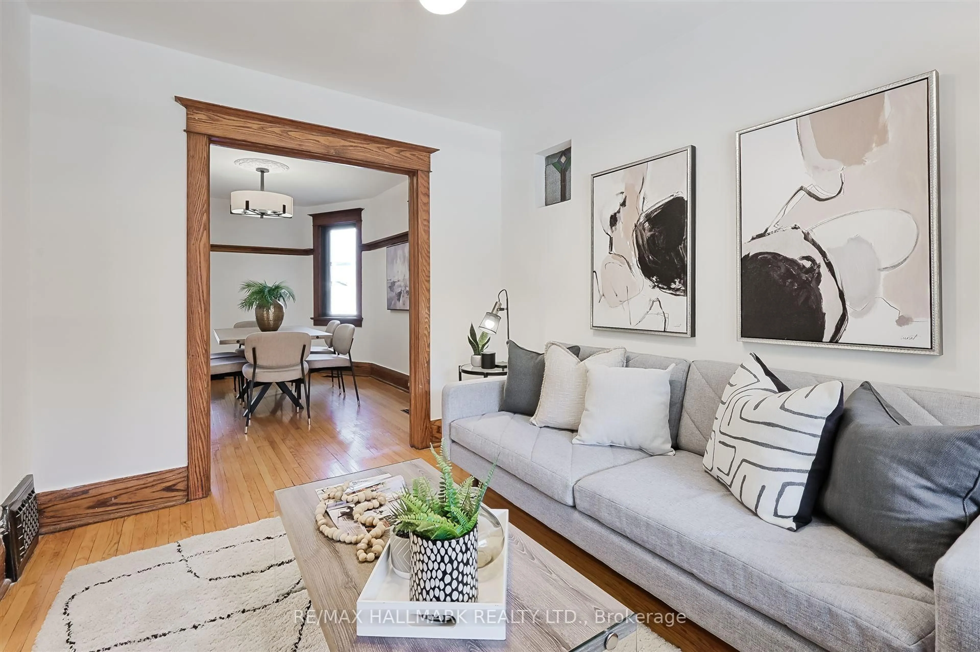 Living room with furniture, unknown for 127 Booth Ave, Toronto Ontario M4M 2M5