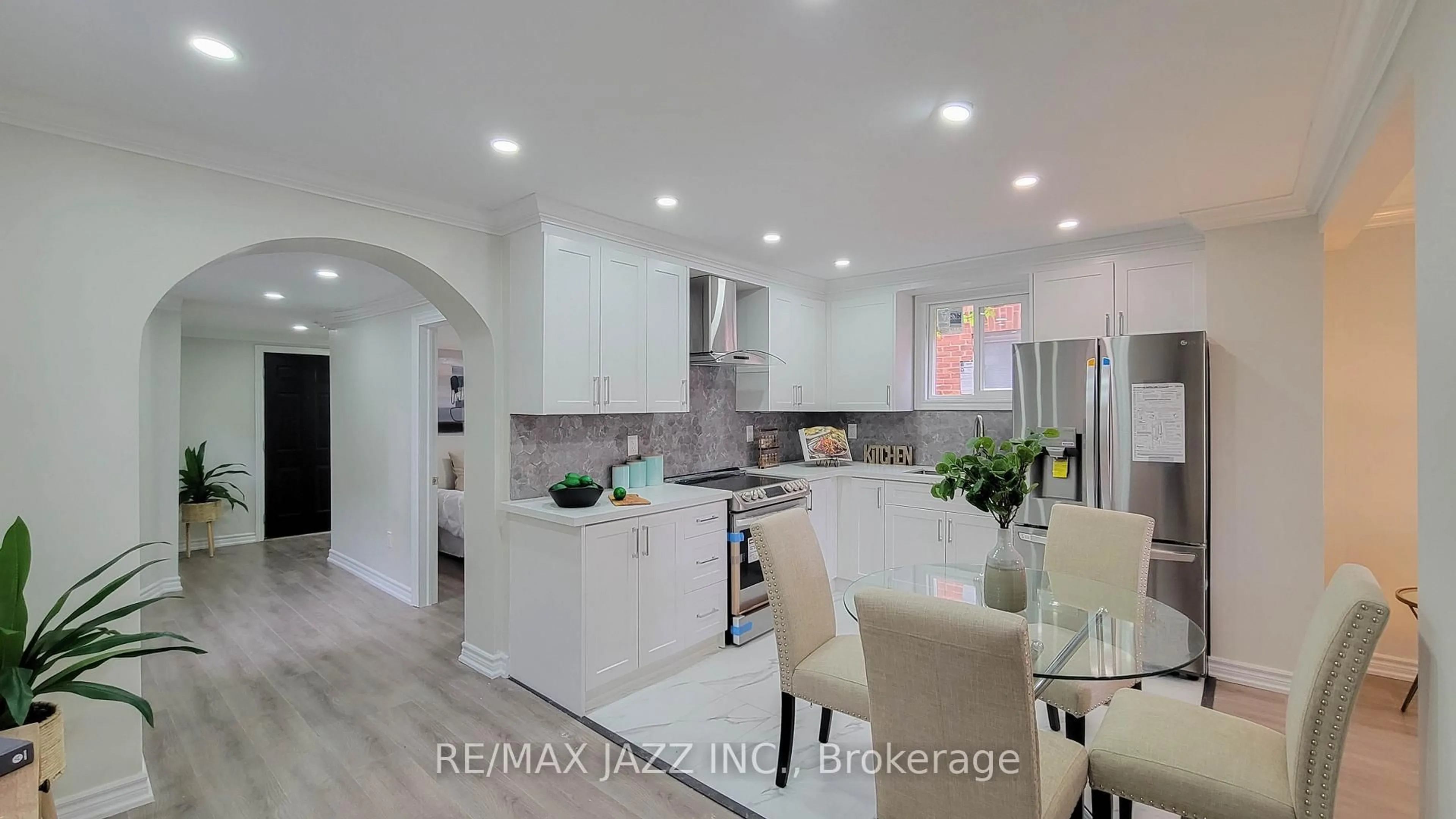 Open concept kitchen, ceramic/tile floor for 7 Maple St, Oshawa Ontario L1H 2L6