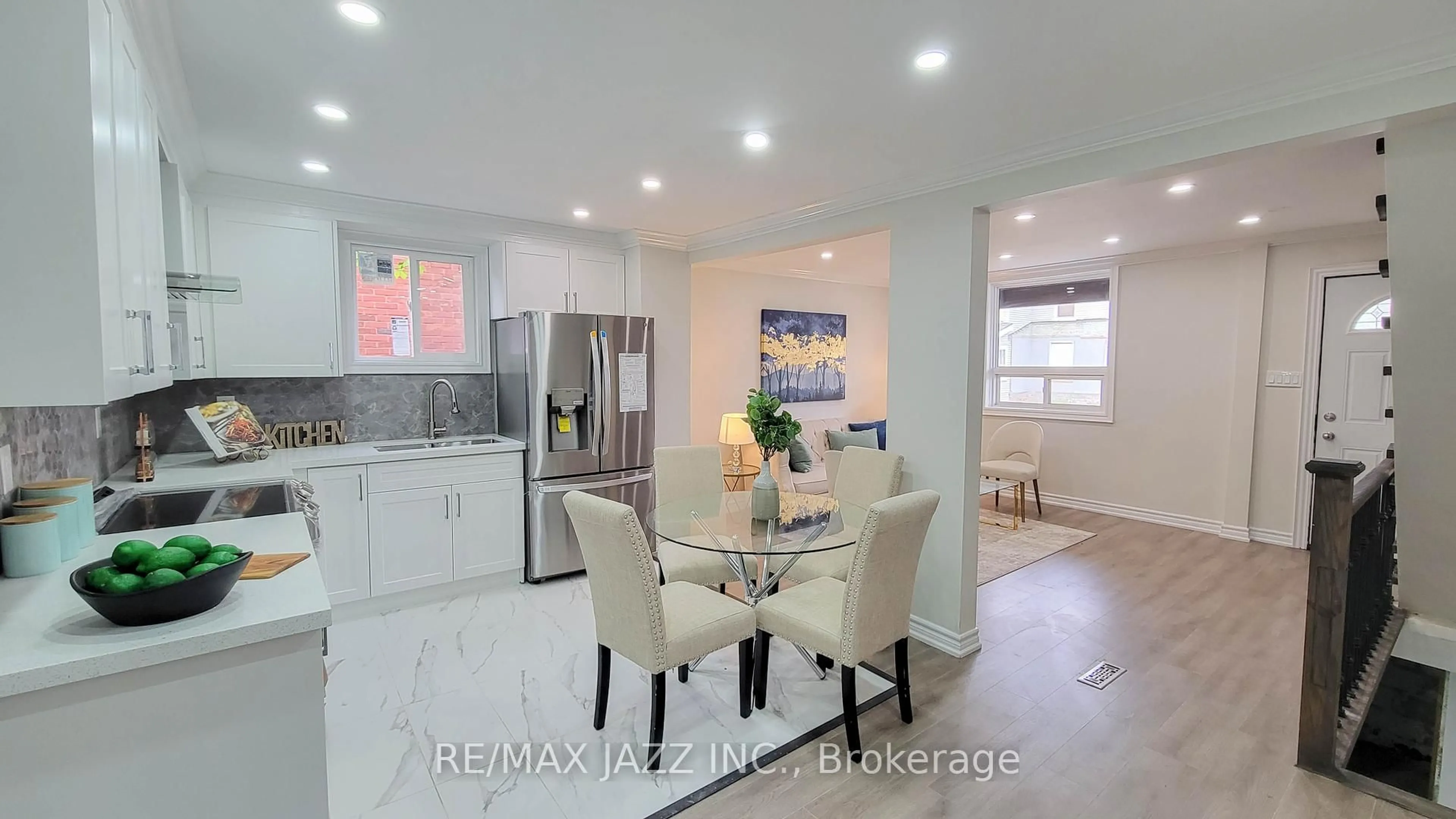 Open concept kitchen, unknown for 7 Maple St, Oshawa Ontario L1H 2L6