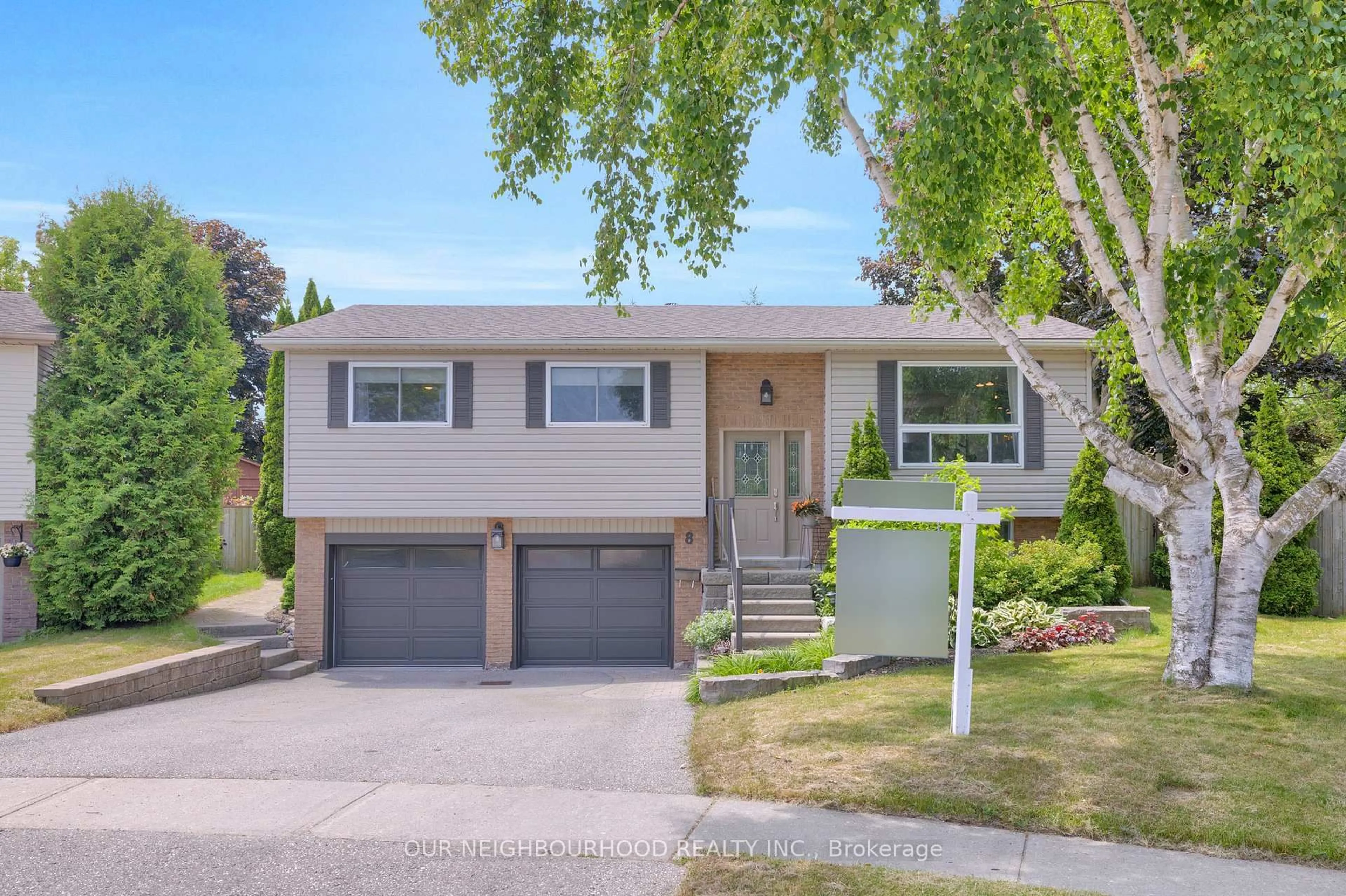 Home with vinyl exterior material, street for 8 Chantel Crt, Clarington Ontario L1C 3P4