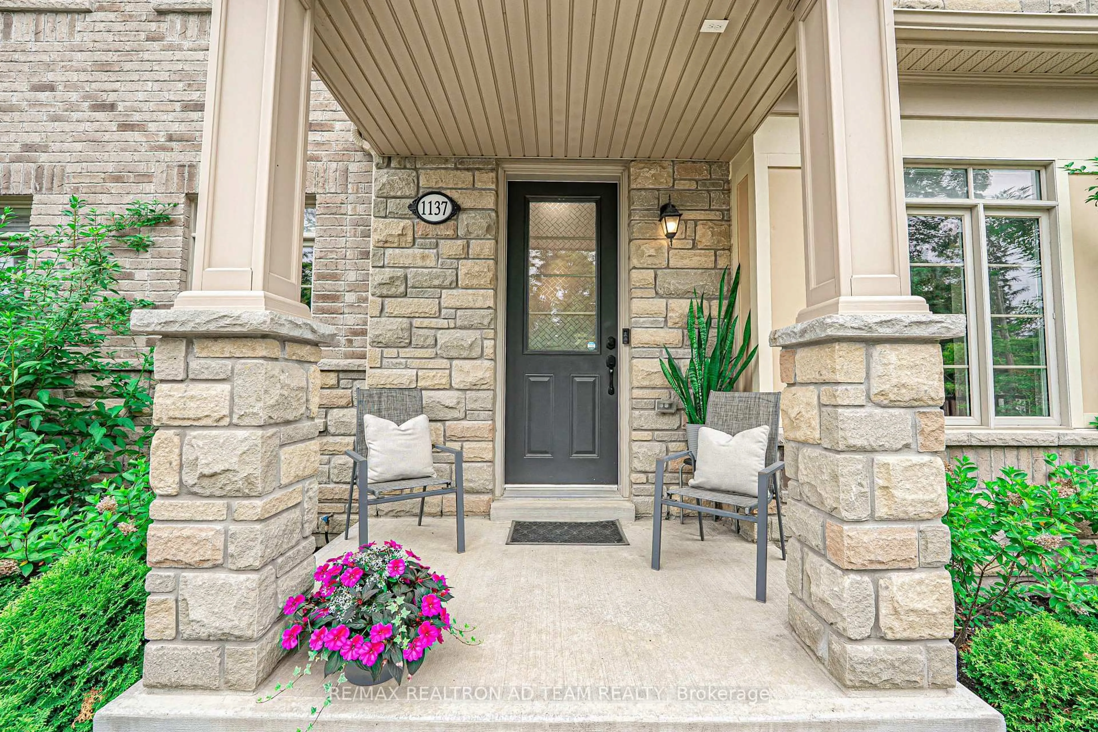 Indoor entryway for 1137 Church St, Ajax Ontario L1T 0N7