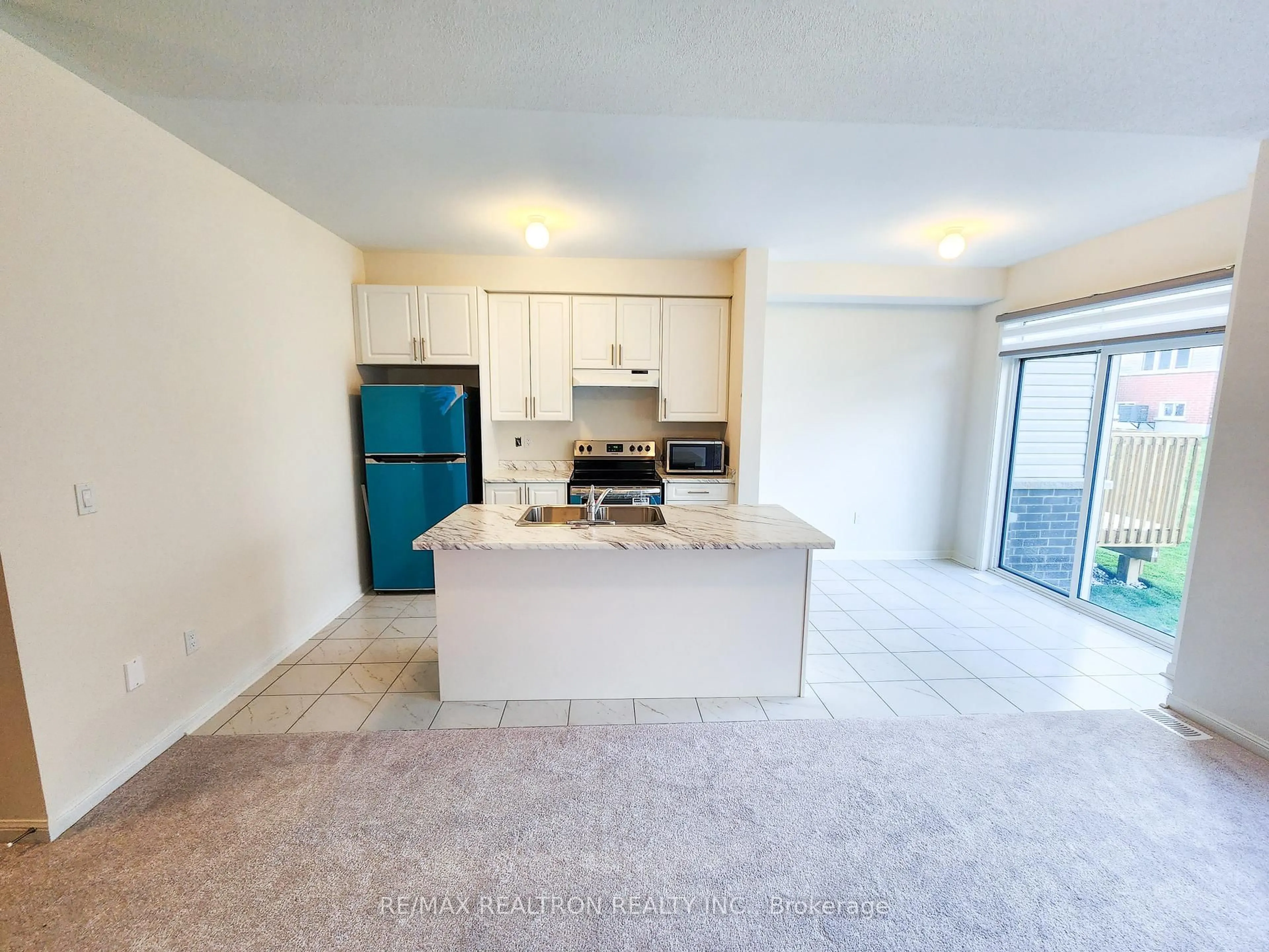 Open concept kitchen, unknown for 2541 Winter Words Dr, Oshawa Ontario L1H 7K4