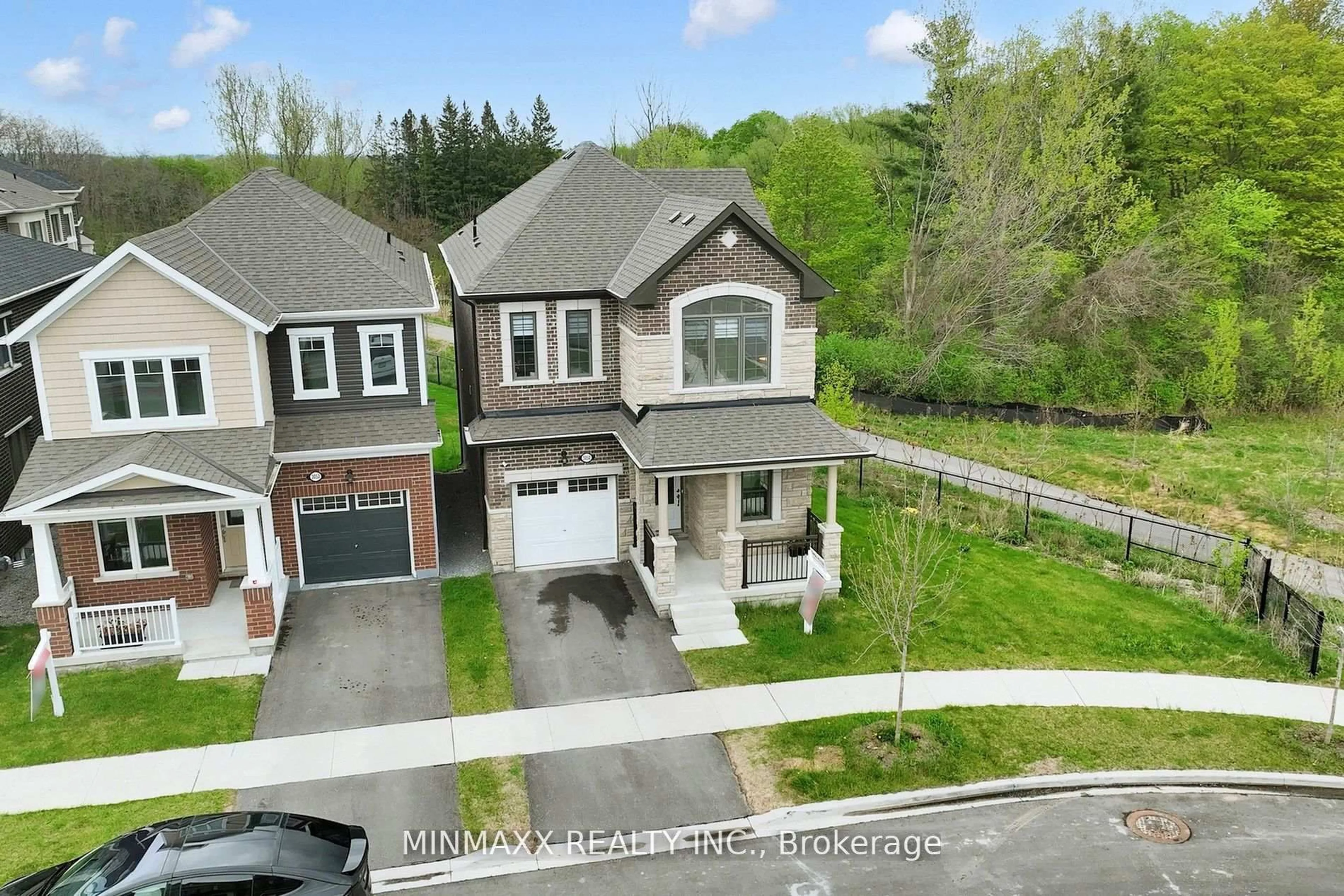 A pic from outside/outdoor area/front of a property/back of a property/a pic from drone, street for 3050 Hollyberry Tr, Pickering Ontario L1X 0N5