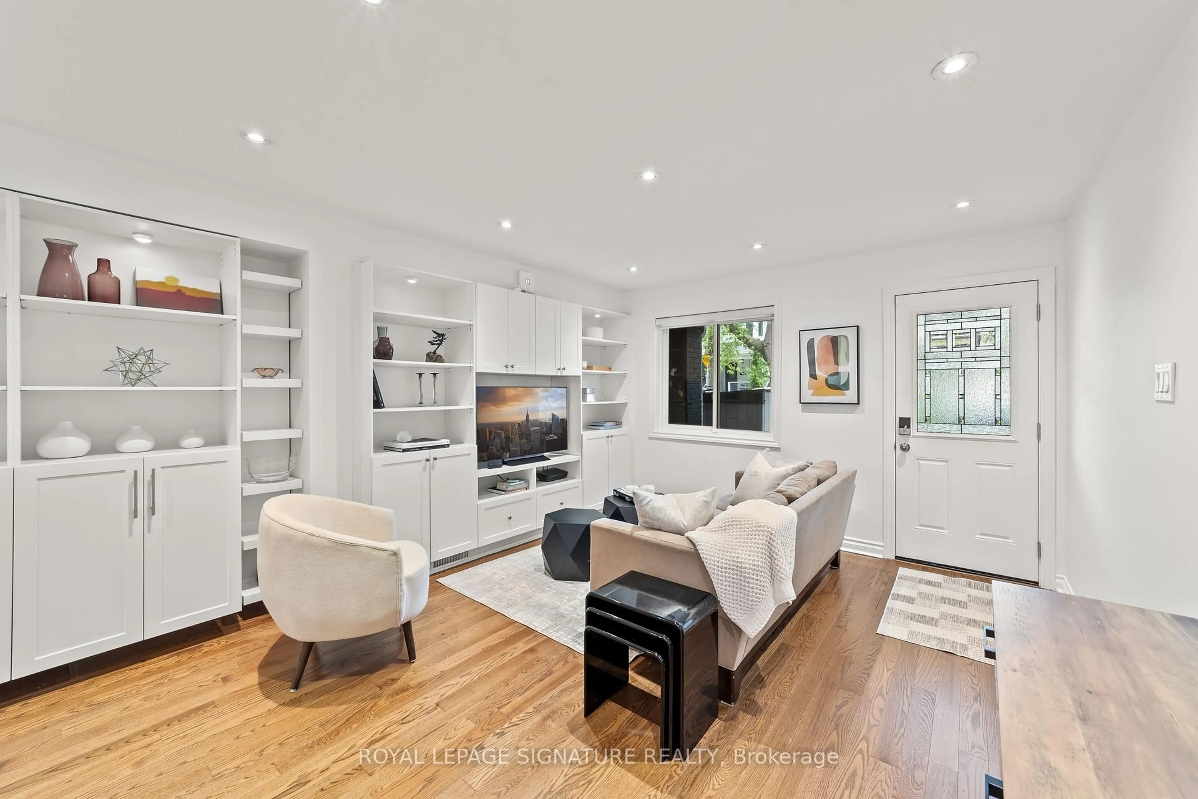 Living room with furniture, unknown for 10 Alton Ave, Toronto Ontario M4L 2M2