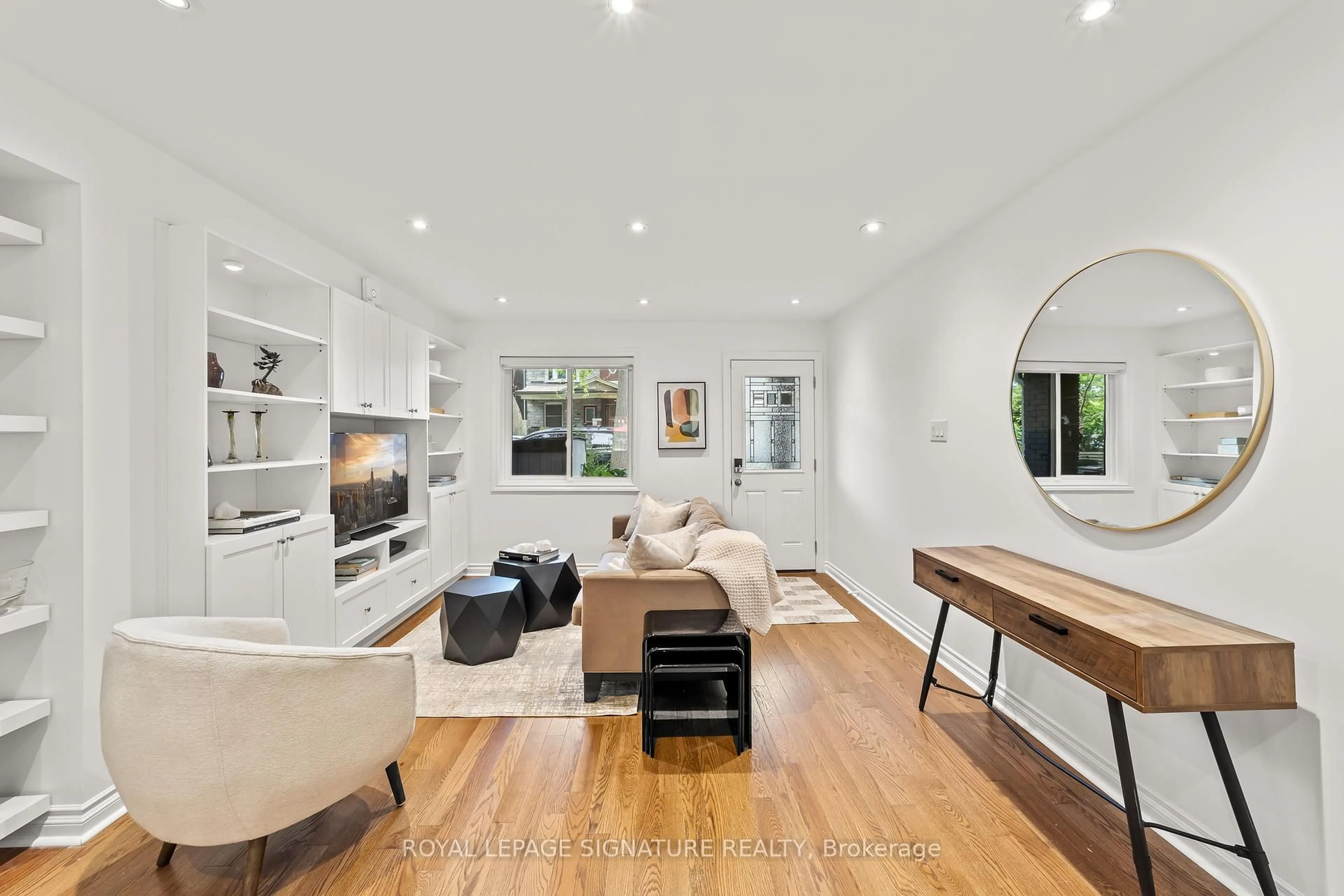 Living room with furniture, unknown for 10 Alton Ave, Toronto Ontario M4L 2M2