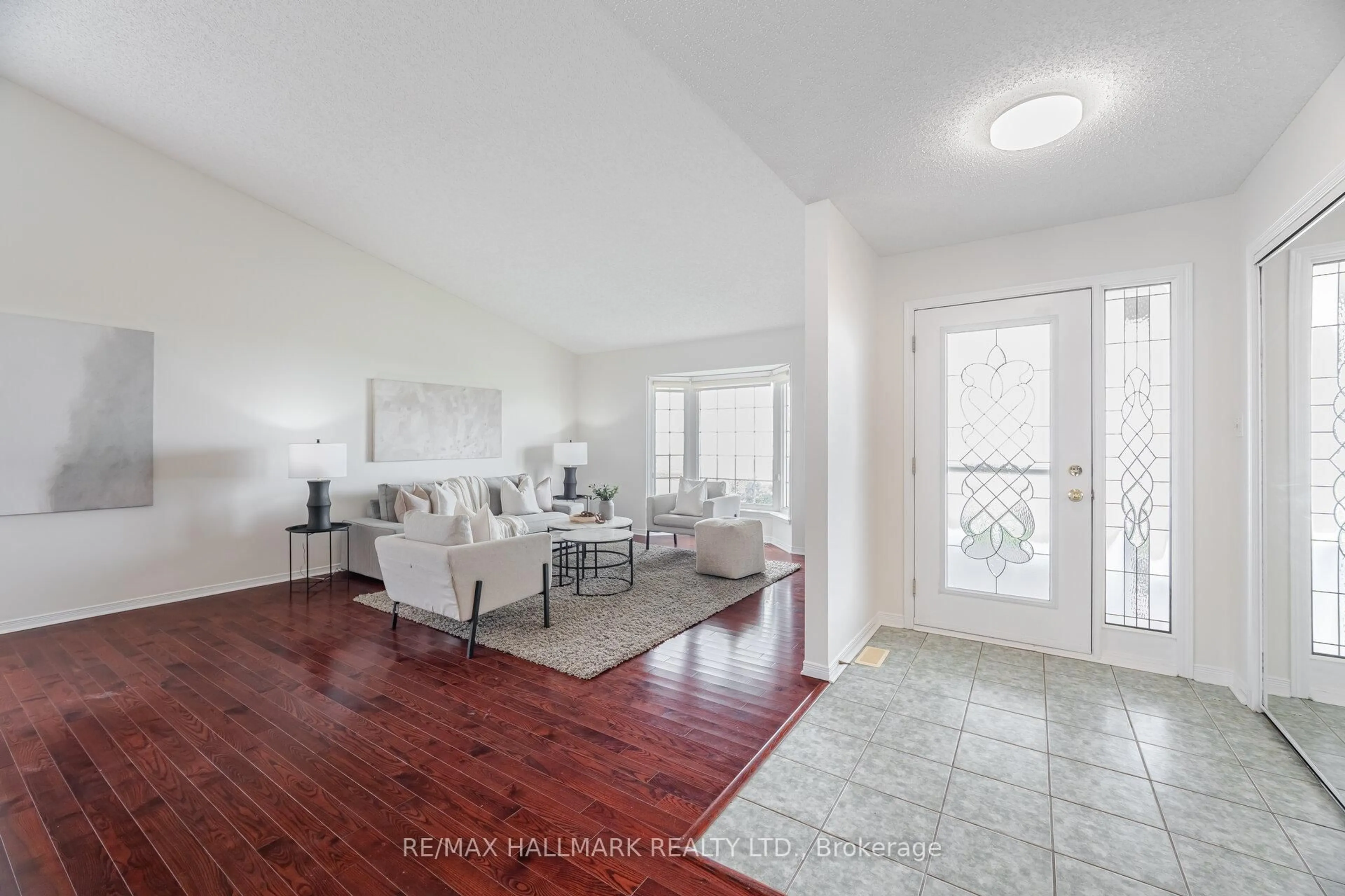 Living room with furniture, unknown for 22 Birch Tree Lane, Clarington Ontario L1B 1P2
