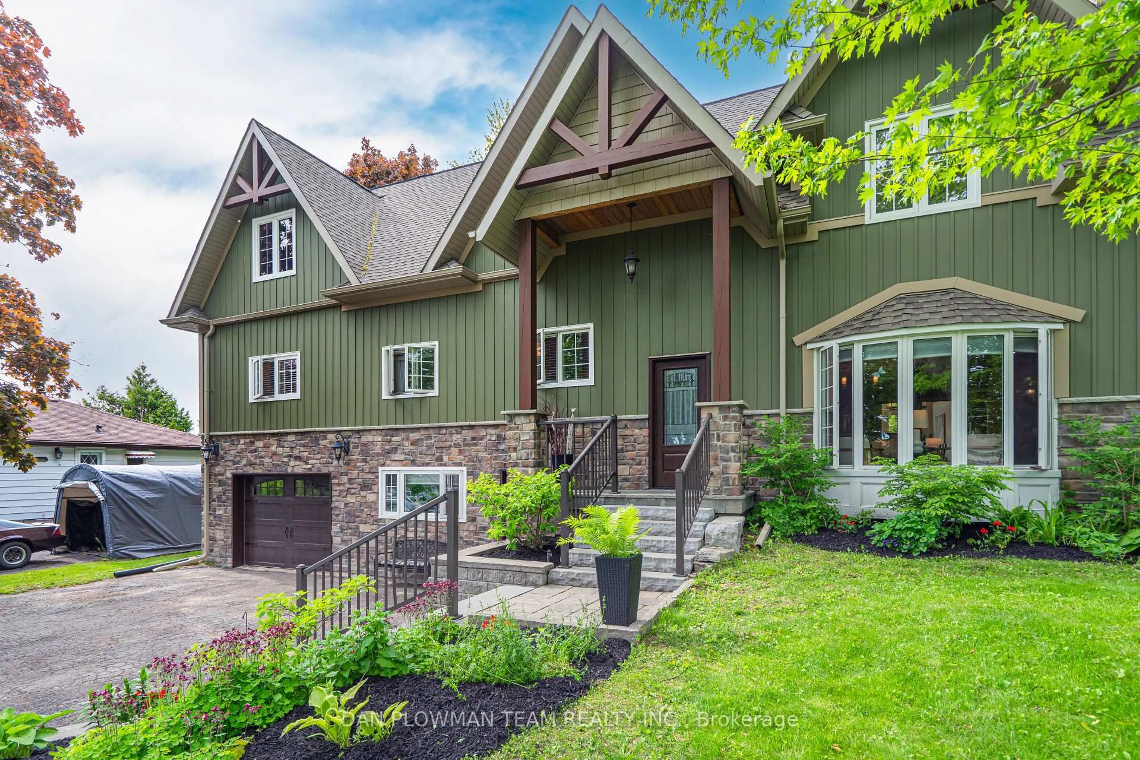Home with brick exterior material, mountain view for 28 Bradley Blvd, Clarington Ontario L0B 1J0