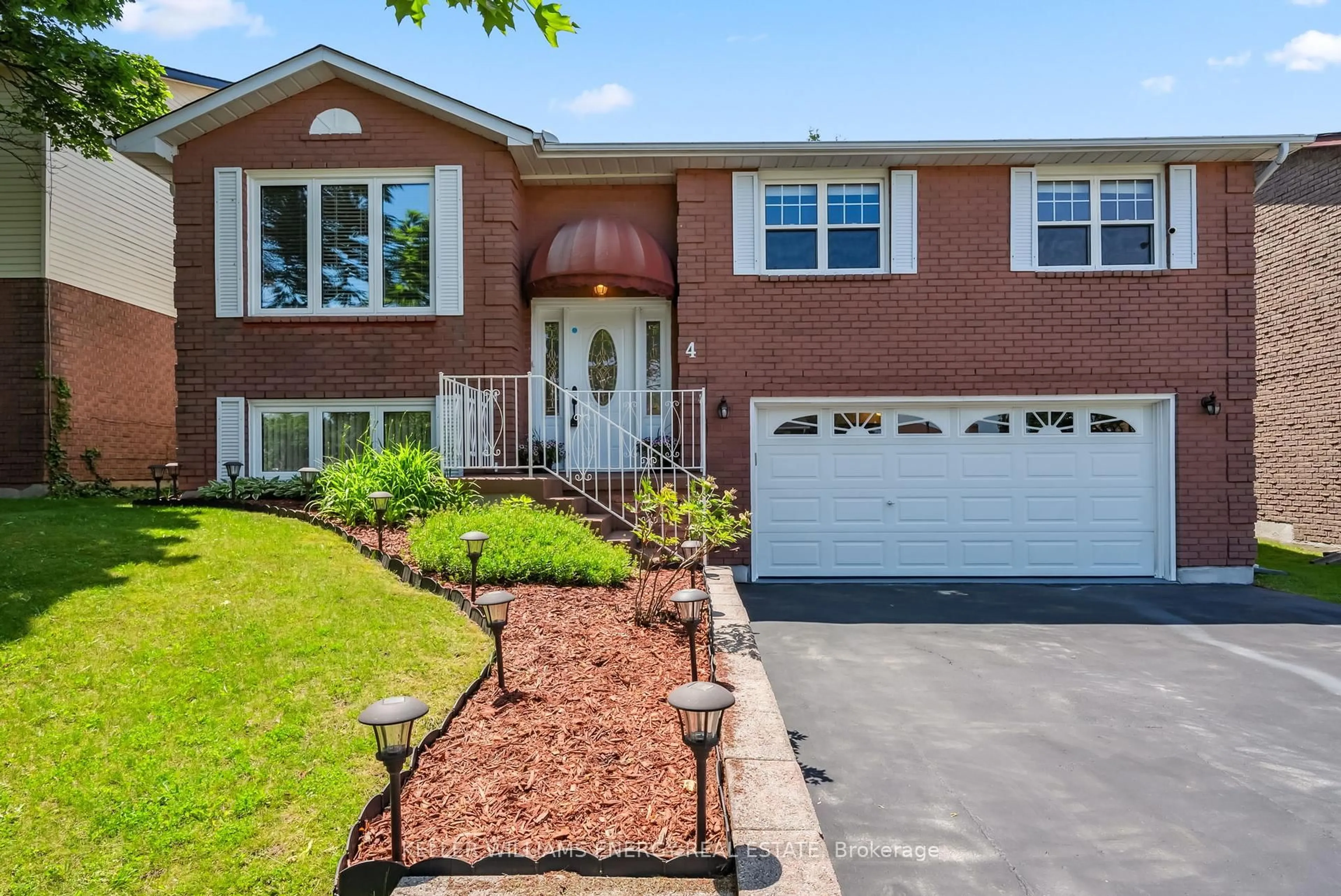 Home with brick exterior material, street for 4 Pinedale Cres, Clarington Ontario L1E 1C3
