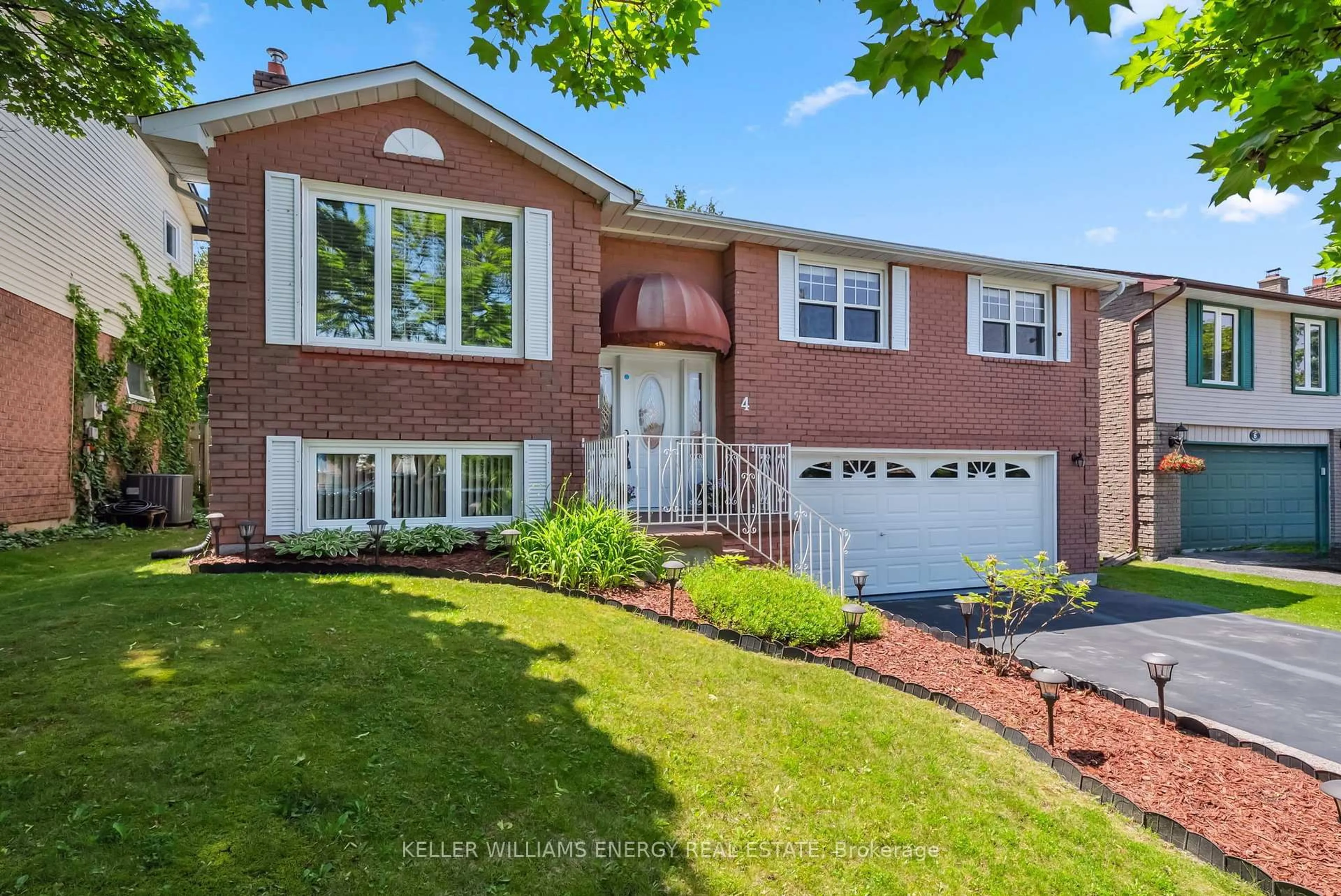 Home with brick exterior material, street for 4 Pinedale Cres, Clarington Ontario L1E 1C3