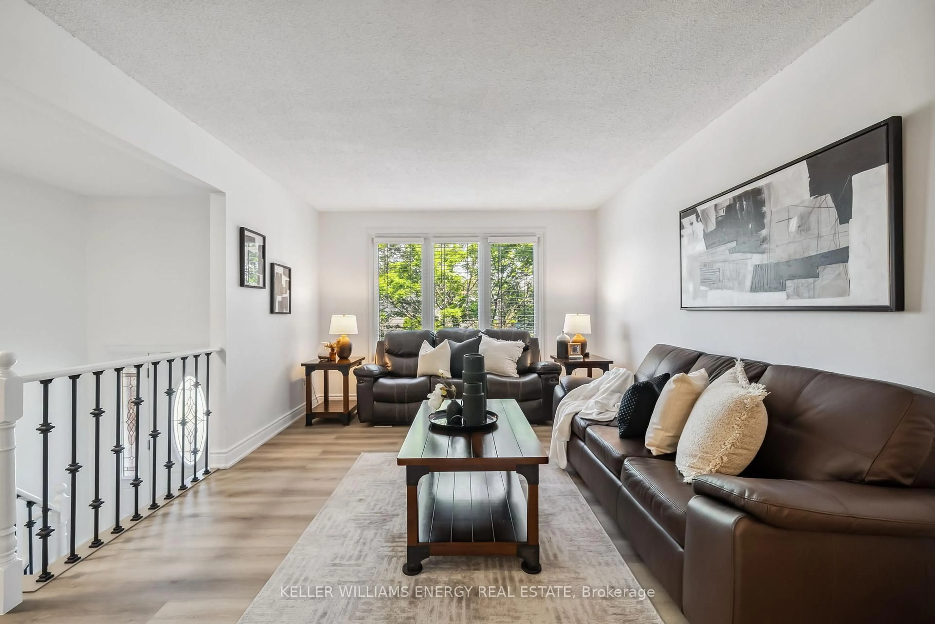 Living room with furniture, unknown for 4 Pinedale Cres, Clarington Ontario L1E 1C3