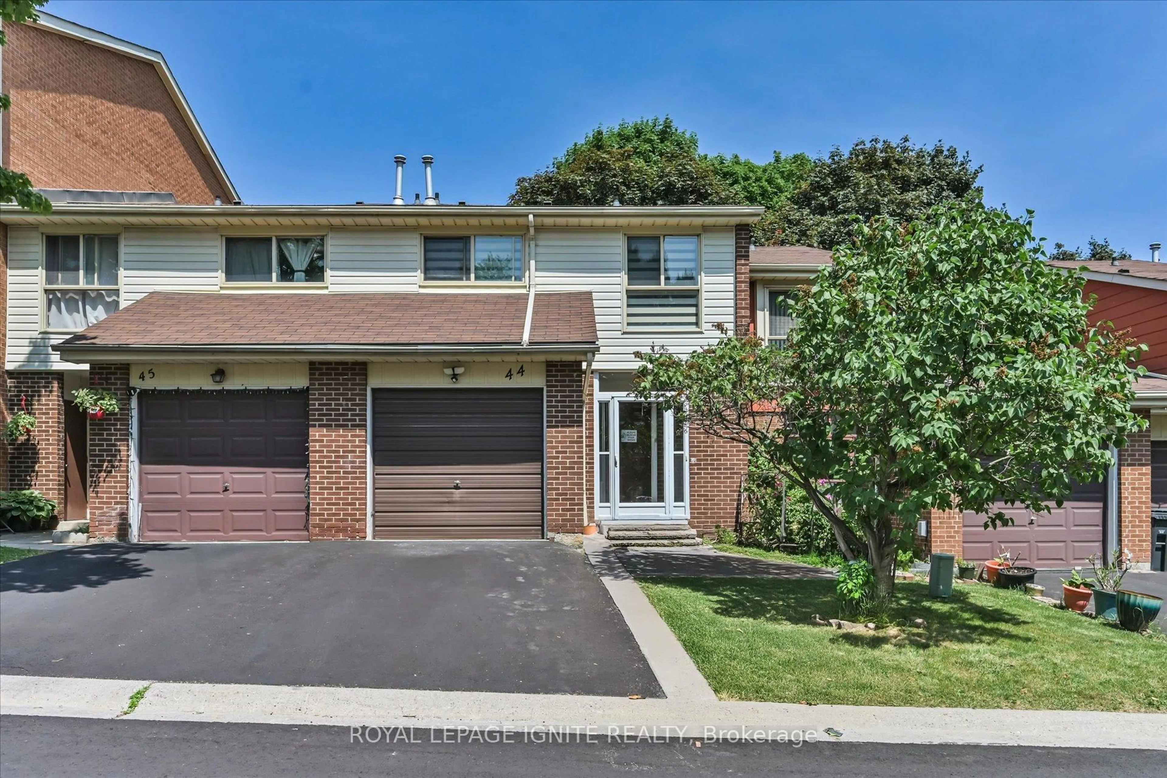 Home with brick exterior material, street for 40 Dundalk Dr #44, Toronto Ontario M1P 4S3