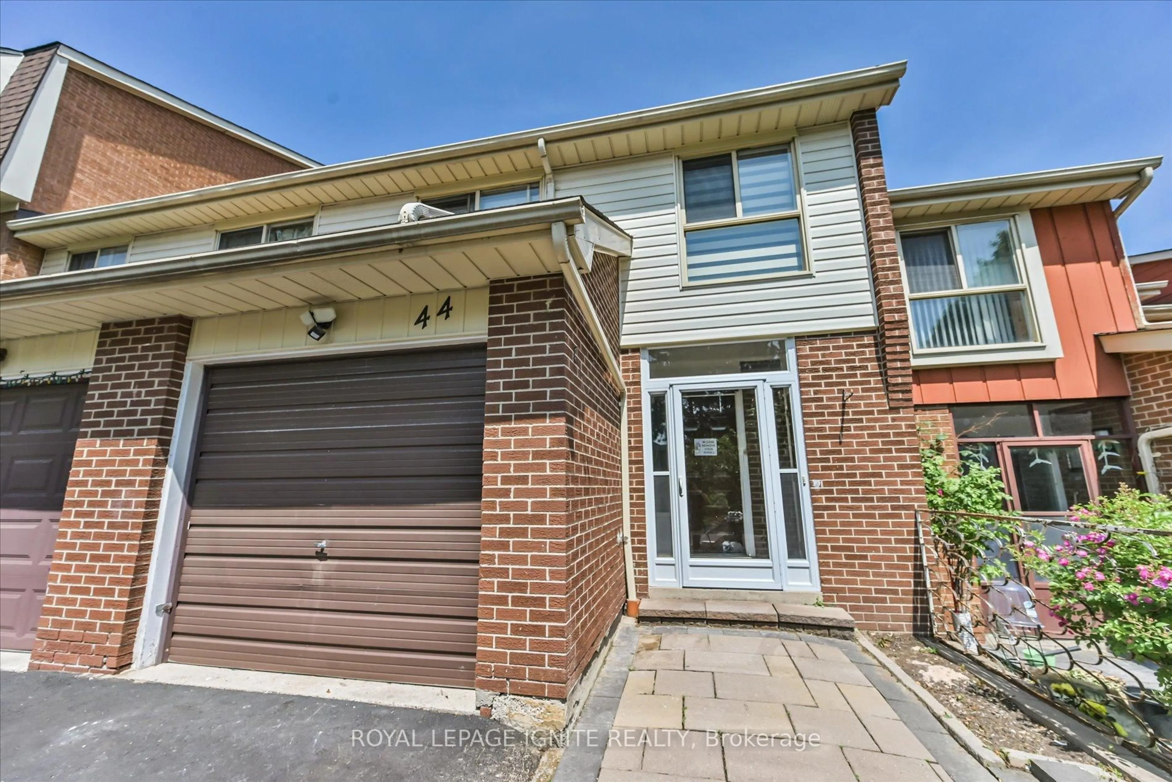 Home with brick exterior material, street for 40 Dundalk Dr #44, Toronto Ontario M1P 4S3