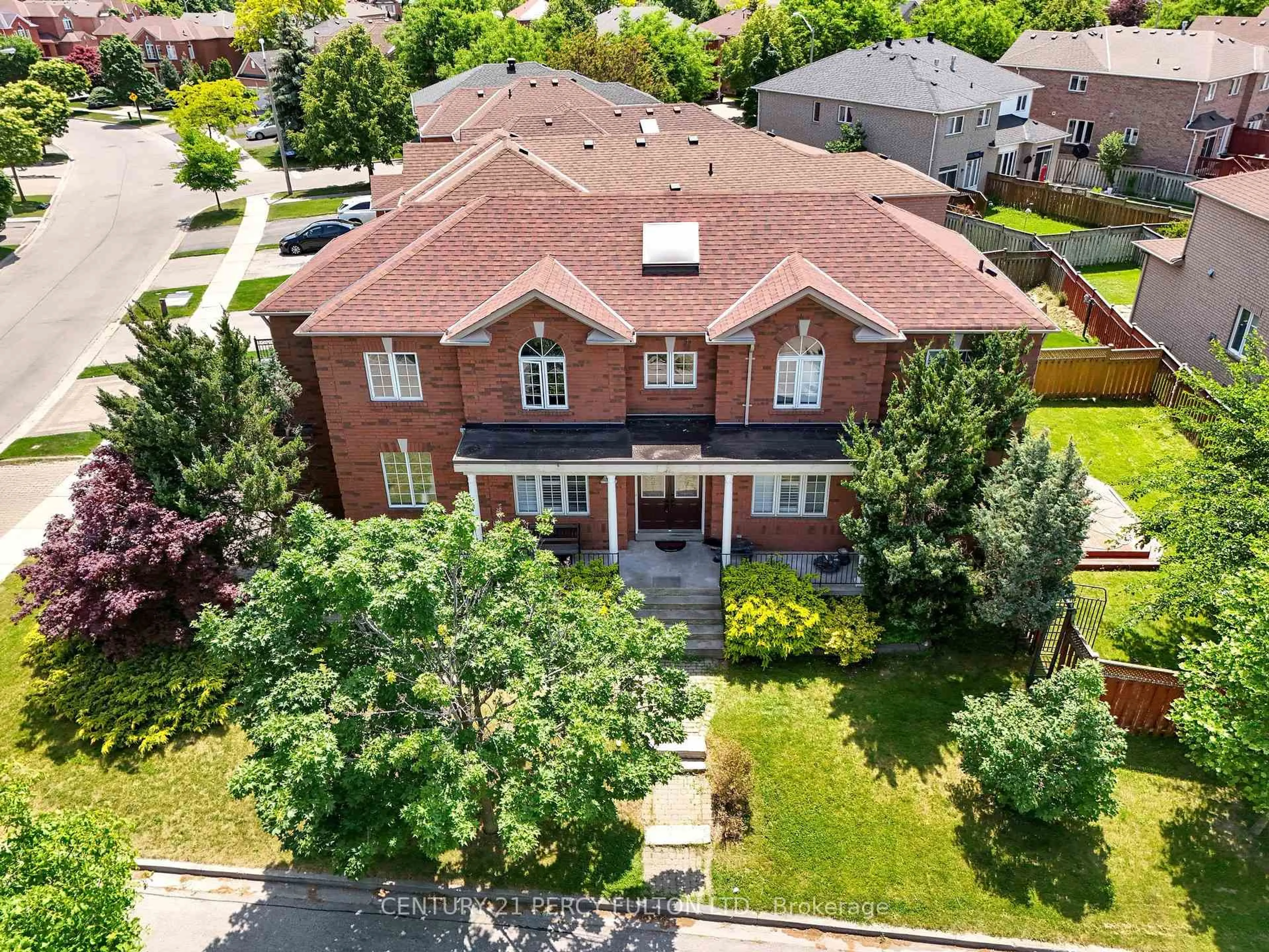 A pic from outside/outdoor area/front of a property/back of a property/a pic from drone, street for 66 Moreau Tr, Toronto Ontario M1L 4V2