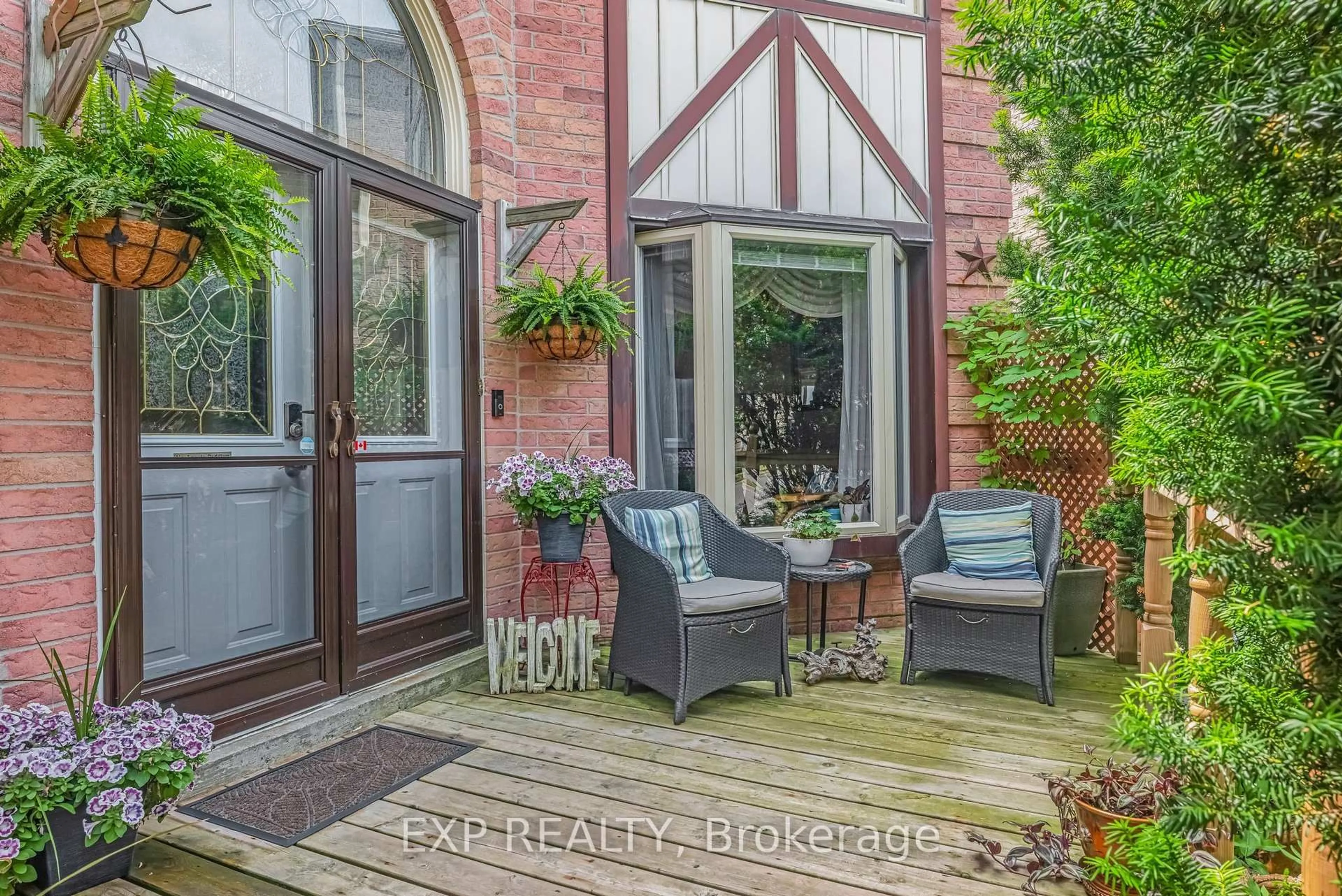 Patio, street for 1064 Maury Cres, Pickering Ontario L1X 1R2