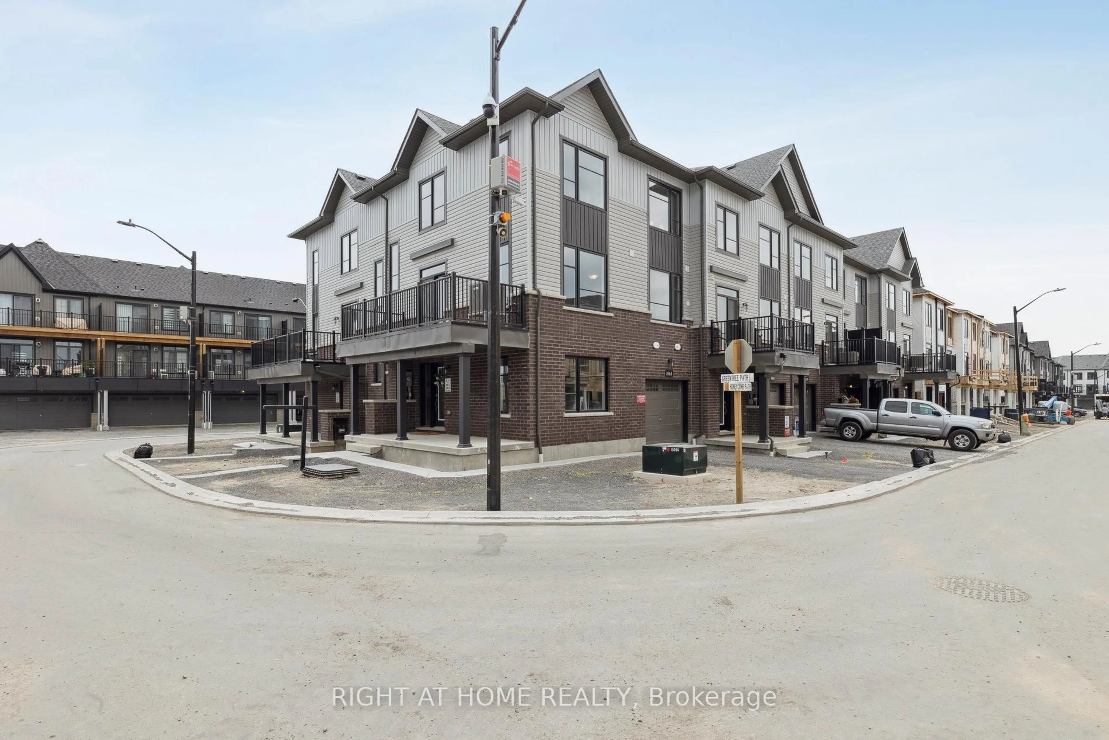 Unknown for 1063 Honeycomb Path, Oshawa Ontario L1H 8L7
