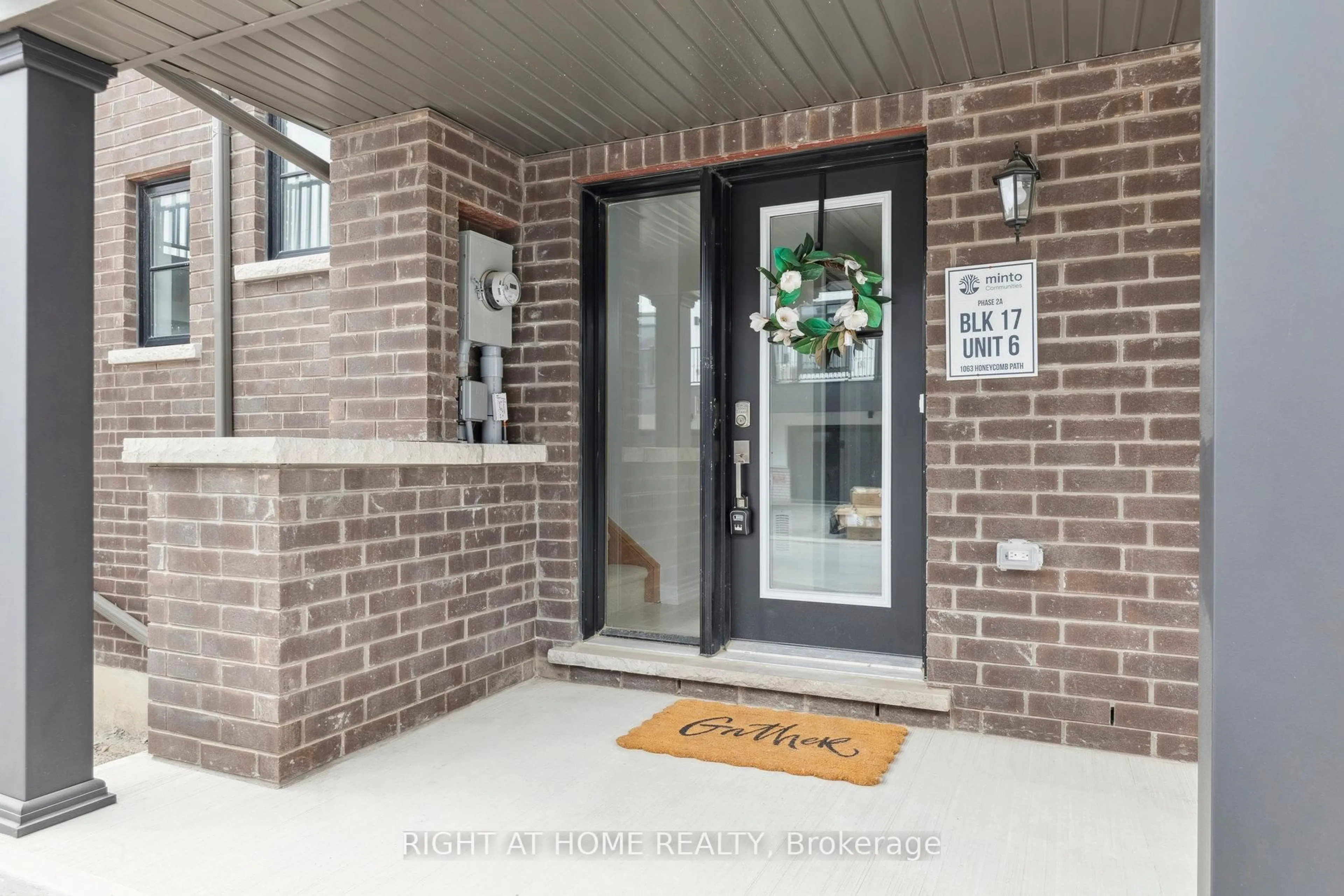 Indoor entryway for 1063 Honeycomb Path, Oshawa Ontario L1H 8L7