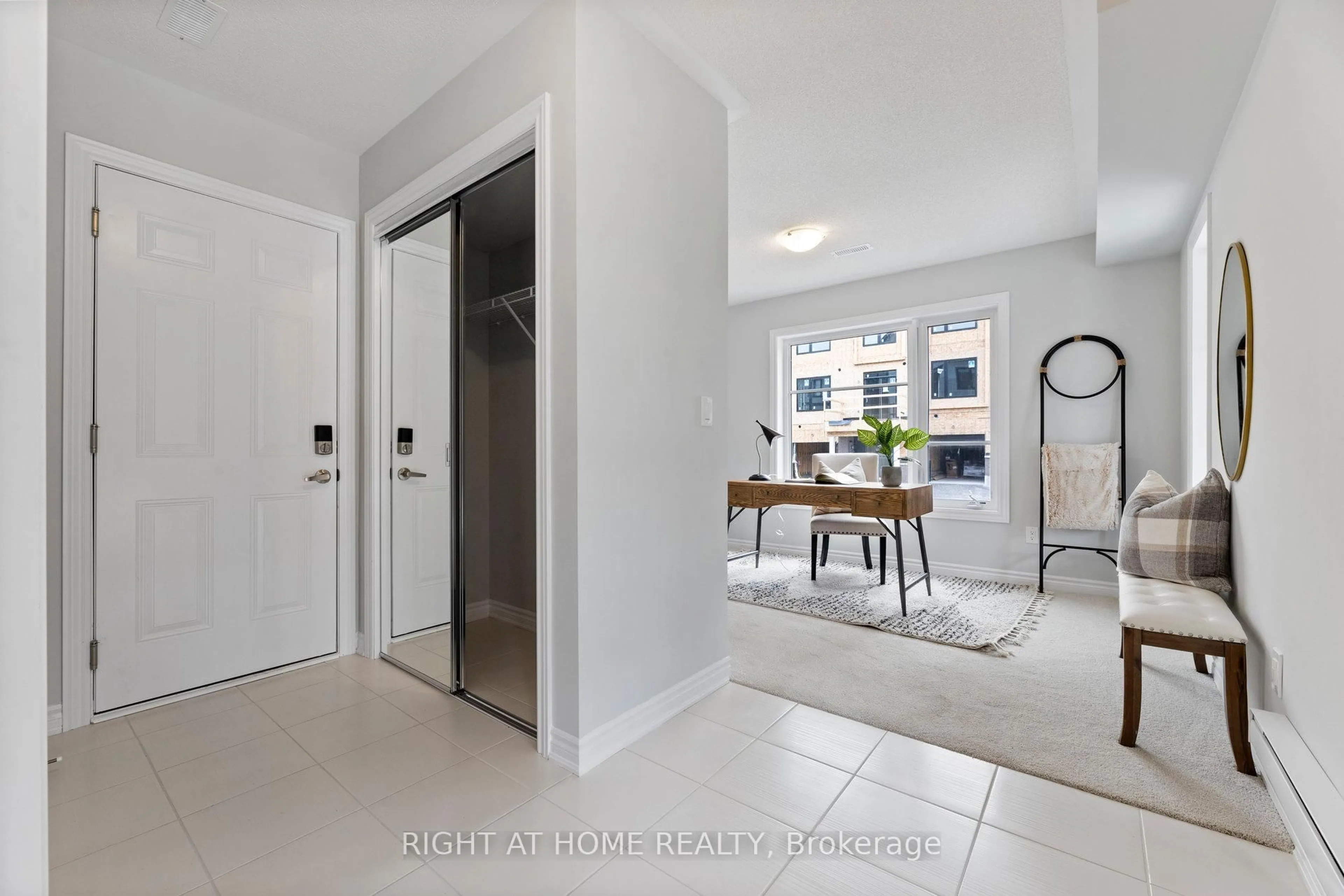 Indoor entryway for 1063 Honeycomb Path, Oshawa Ontario L1H 8L7