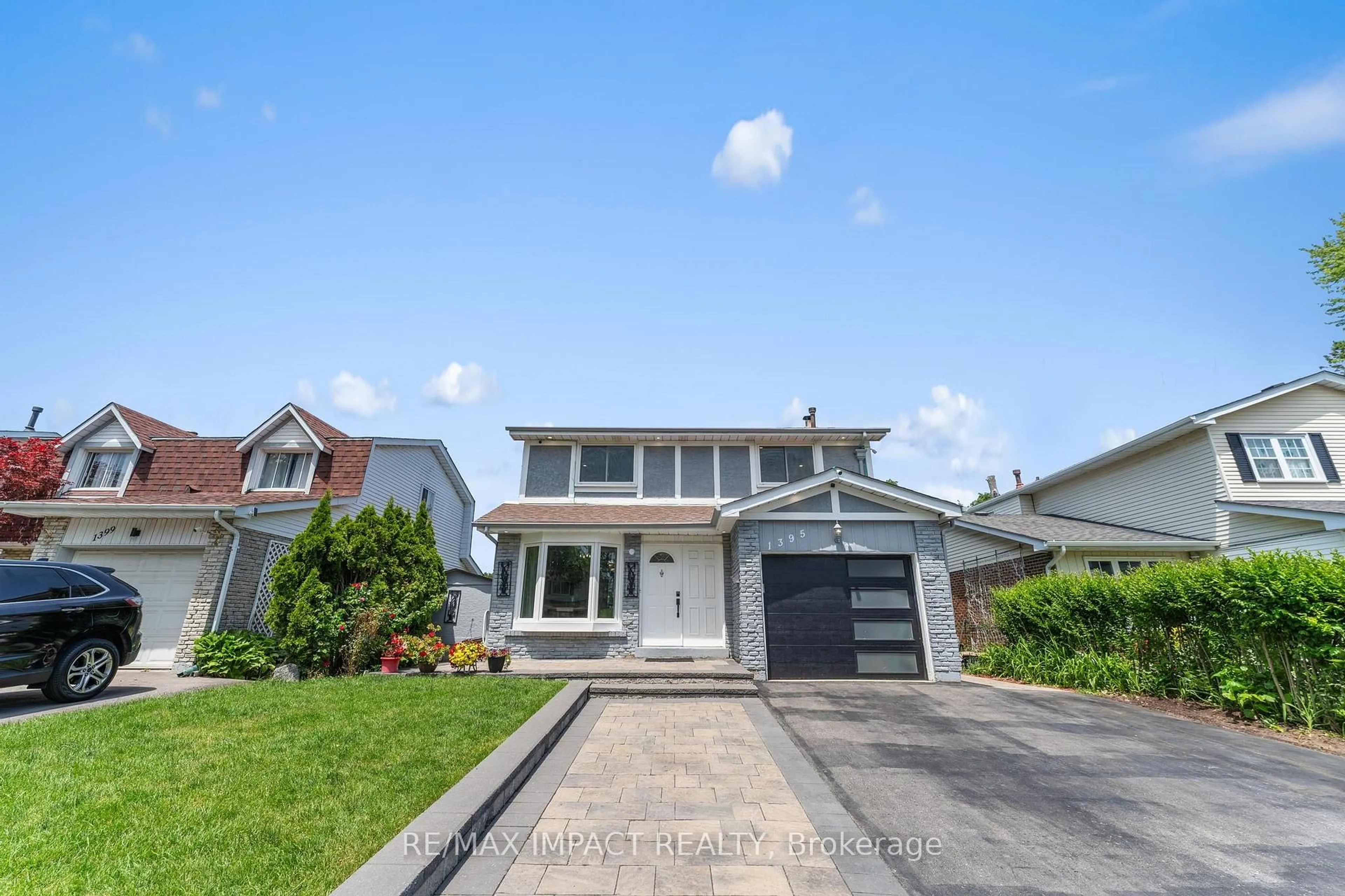 Home with vinyl exterior material, street for 1395 Tampa Cres, Oshawa Ontario L1G 6V1
