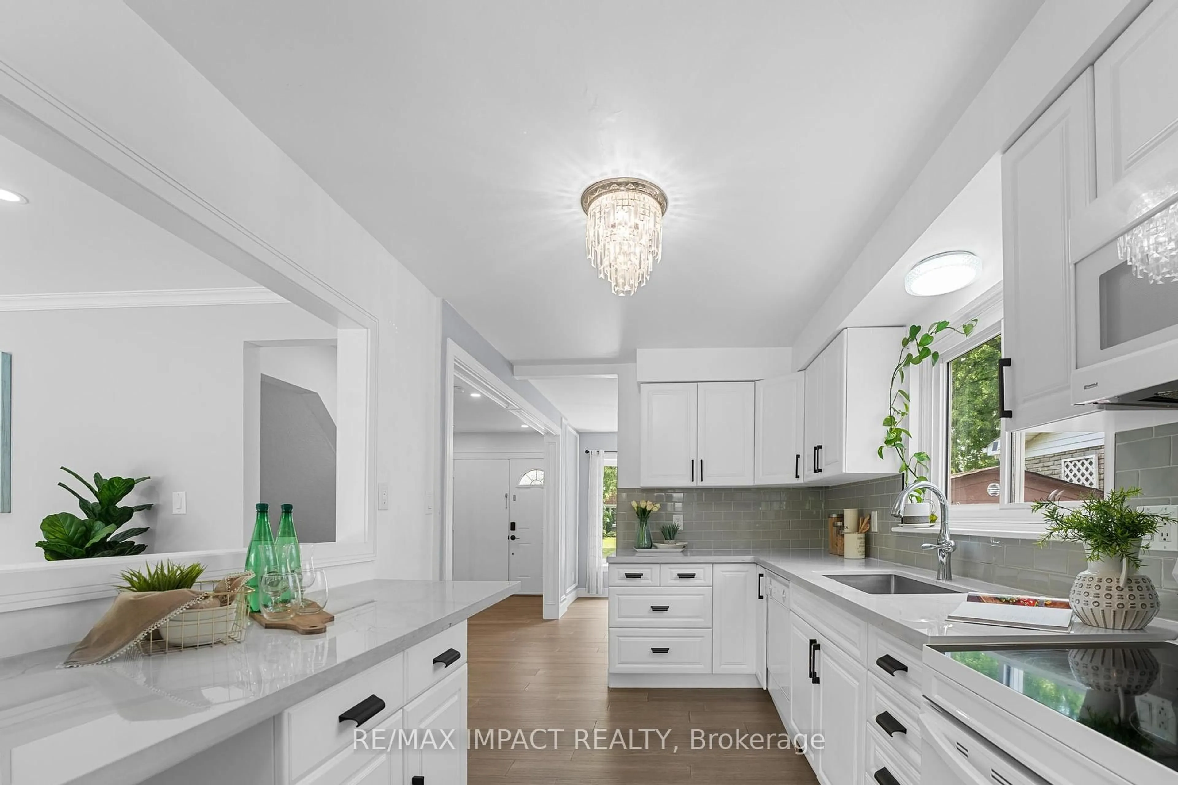 Open concept kitchen, ceramic/tile floor for 1395 Tampa Cres, Oshawa Ontario L1G 6V1