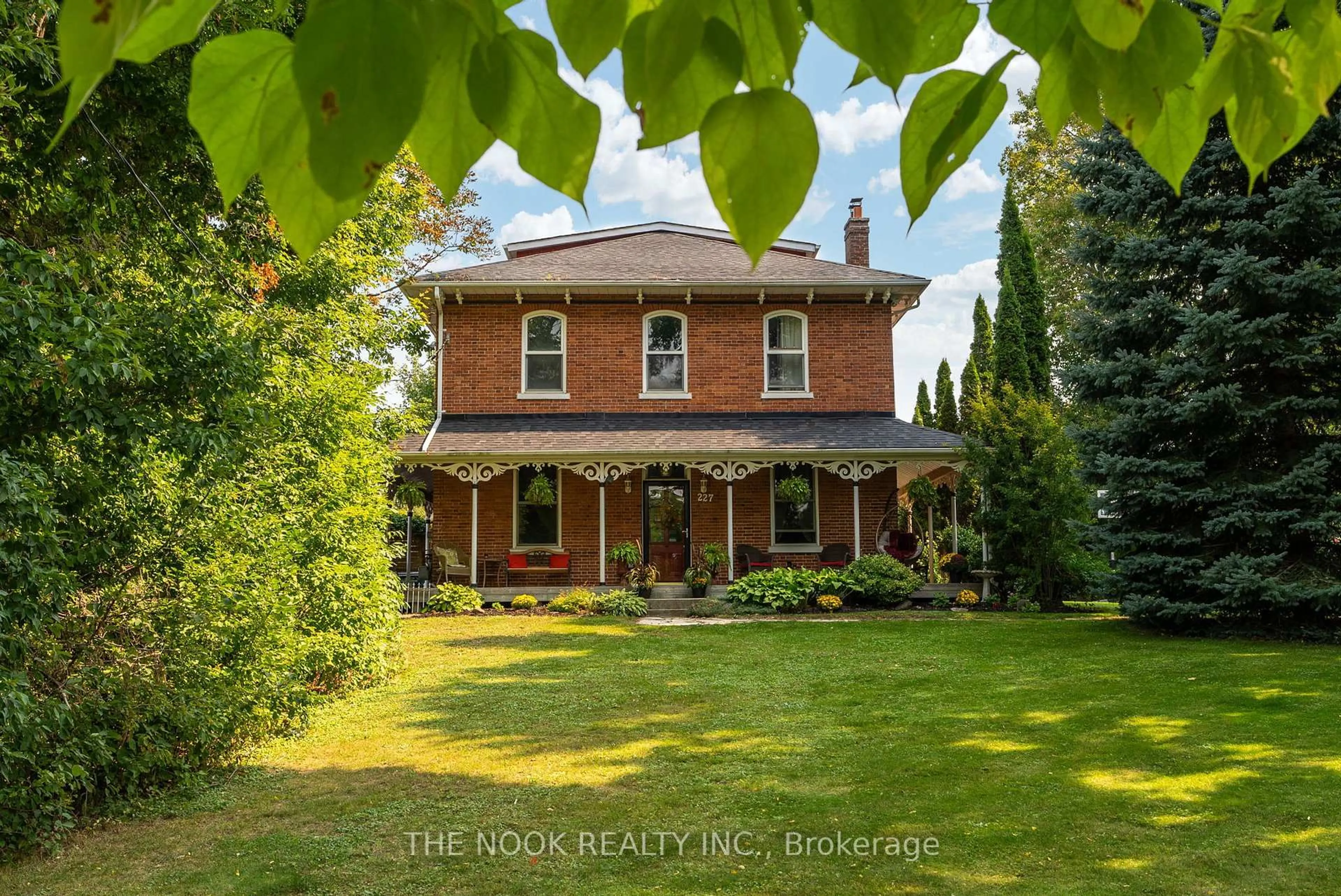 A pic from outside/outdoor area/front of a property/back of a property/a pic from drone, street for 227 Scugog St, Clarington Ontario L1C 3J9