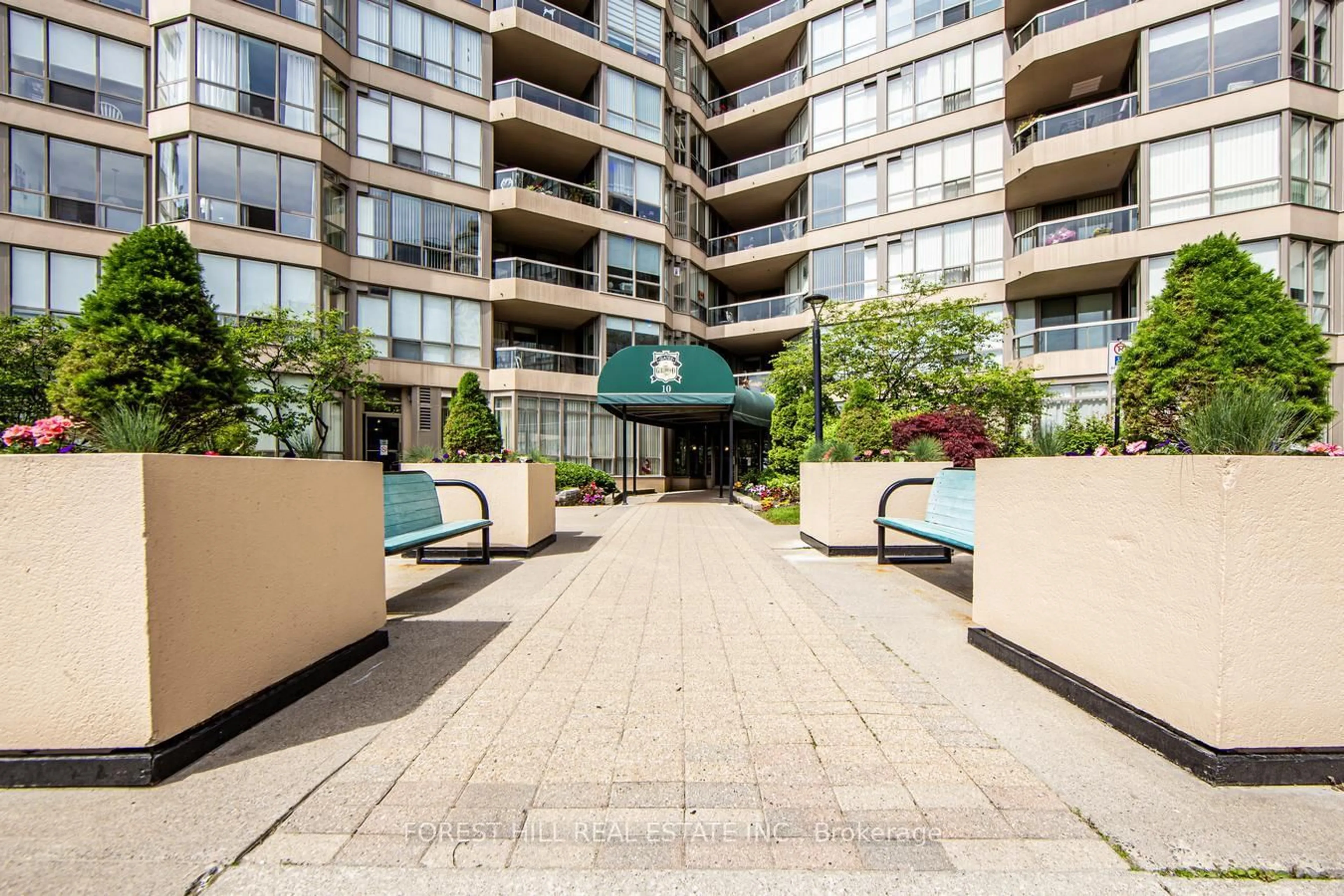 Patio, street for 10 Guildwood Pkwy #717, Toronto Ontario M1E 5B5
