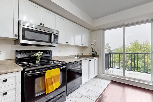 Additional image 22 of 35 Strangford Lane Unit 304